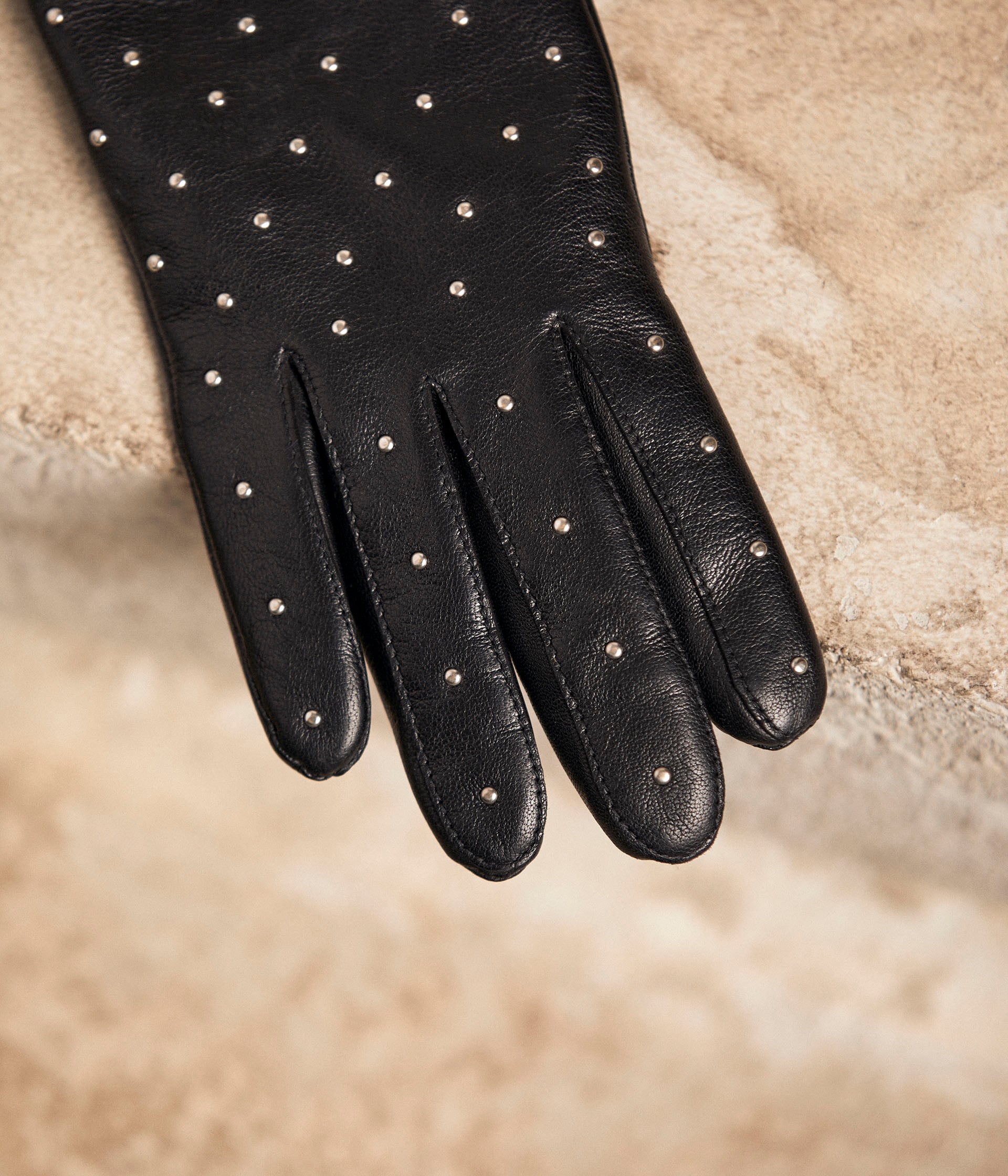 Gants noirs cloutés Corie