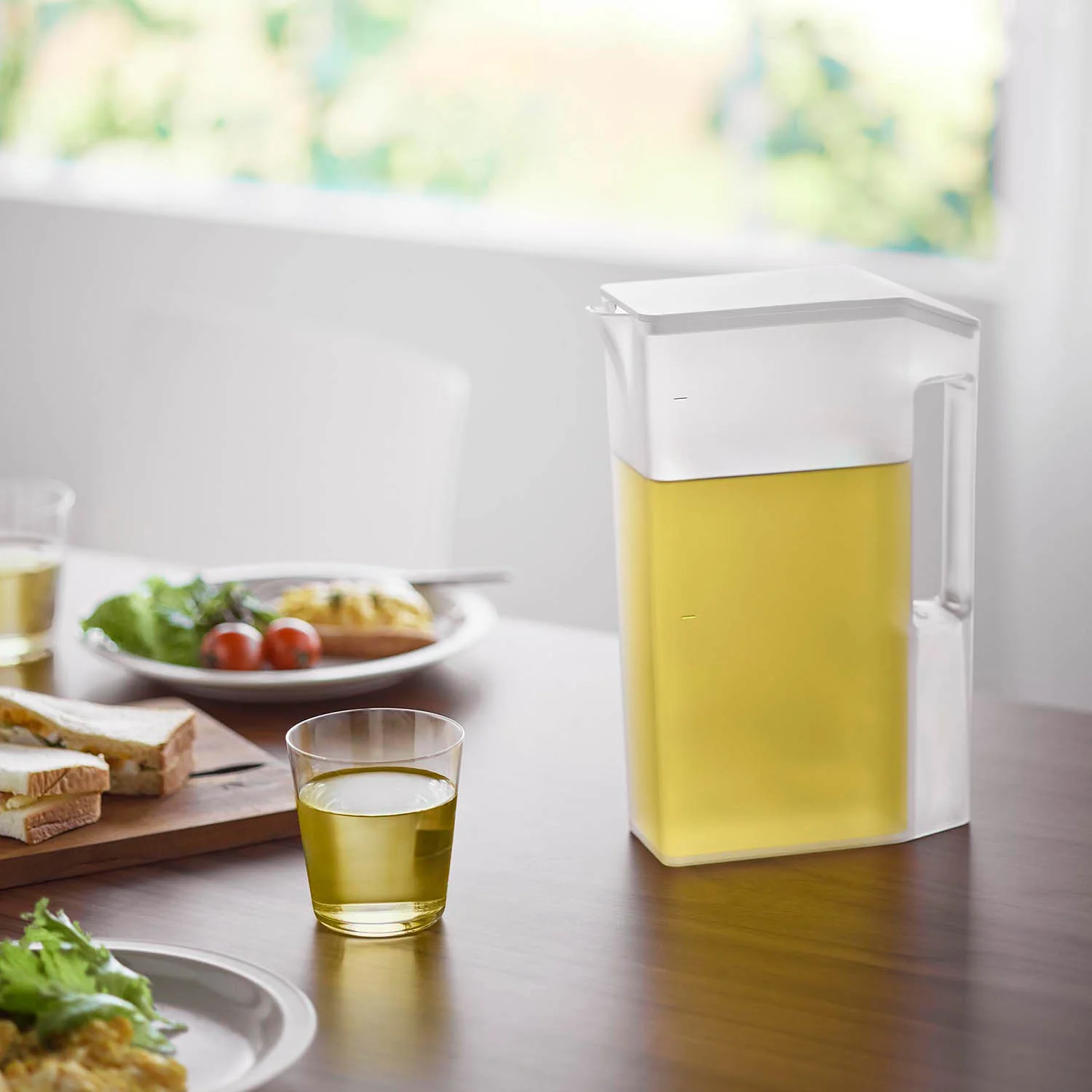 ハンドル付きスリム冷水筒 タワー 2L