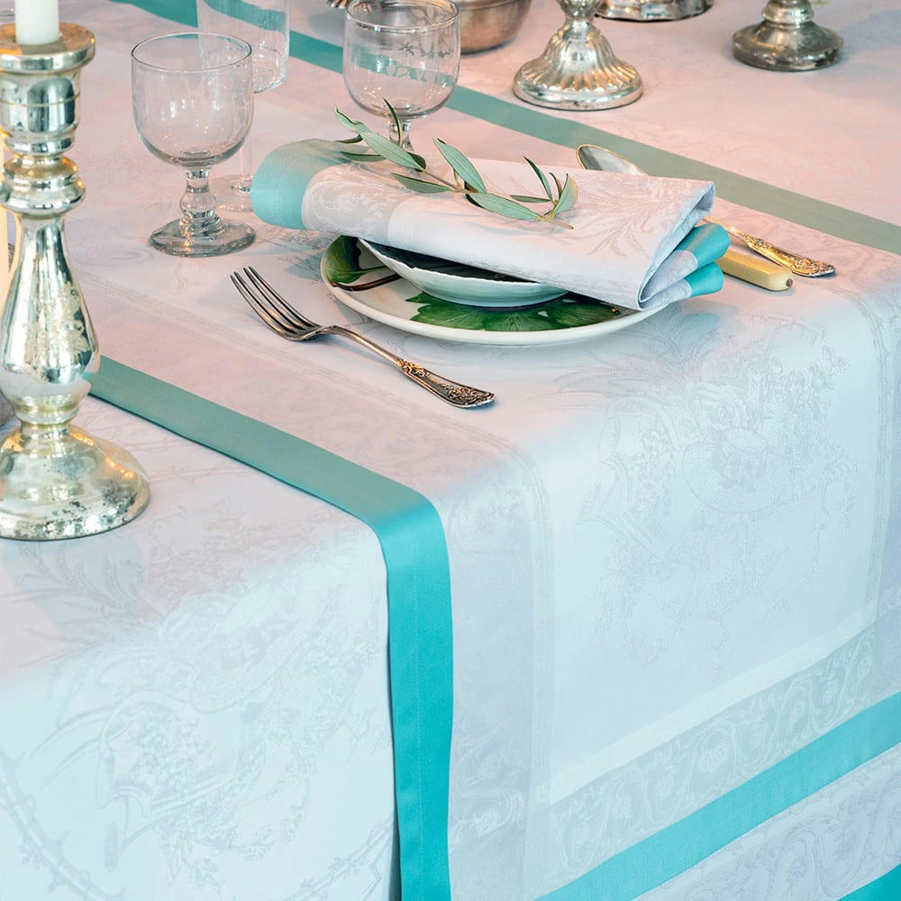 JARDIN DE LA REINE CELADON - Chemin de table antitache déperlant pur coton vert 54X180