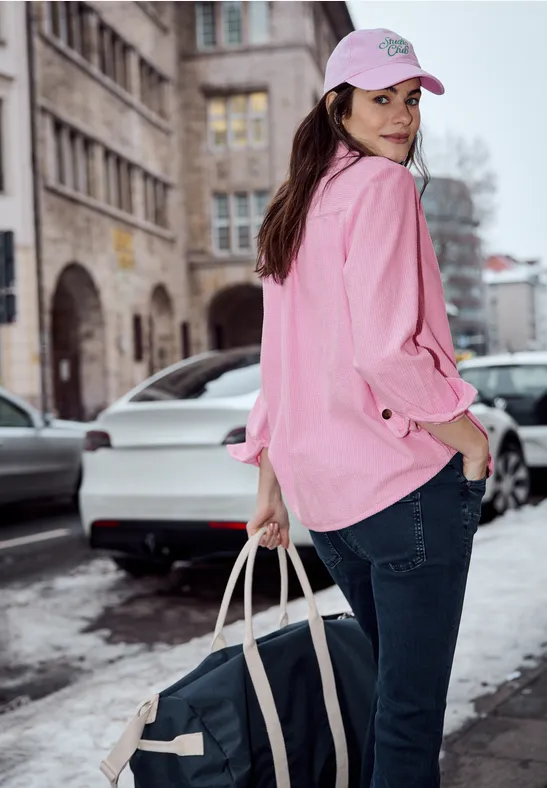 Cordbluse mit Patchdetail