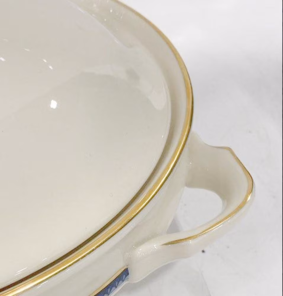 RARE Lenox Columbia Round Covered vegetable serving bowl gold trim 9 inch Gorgeous