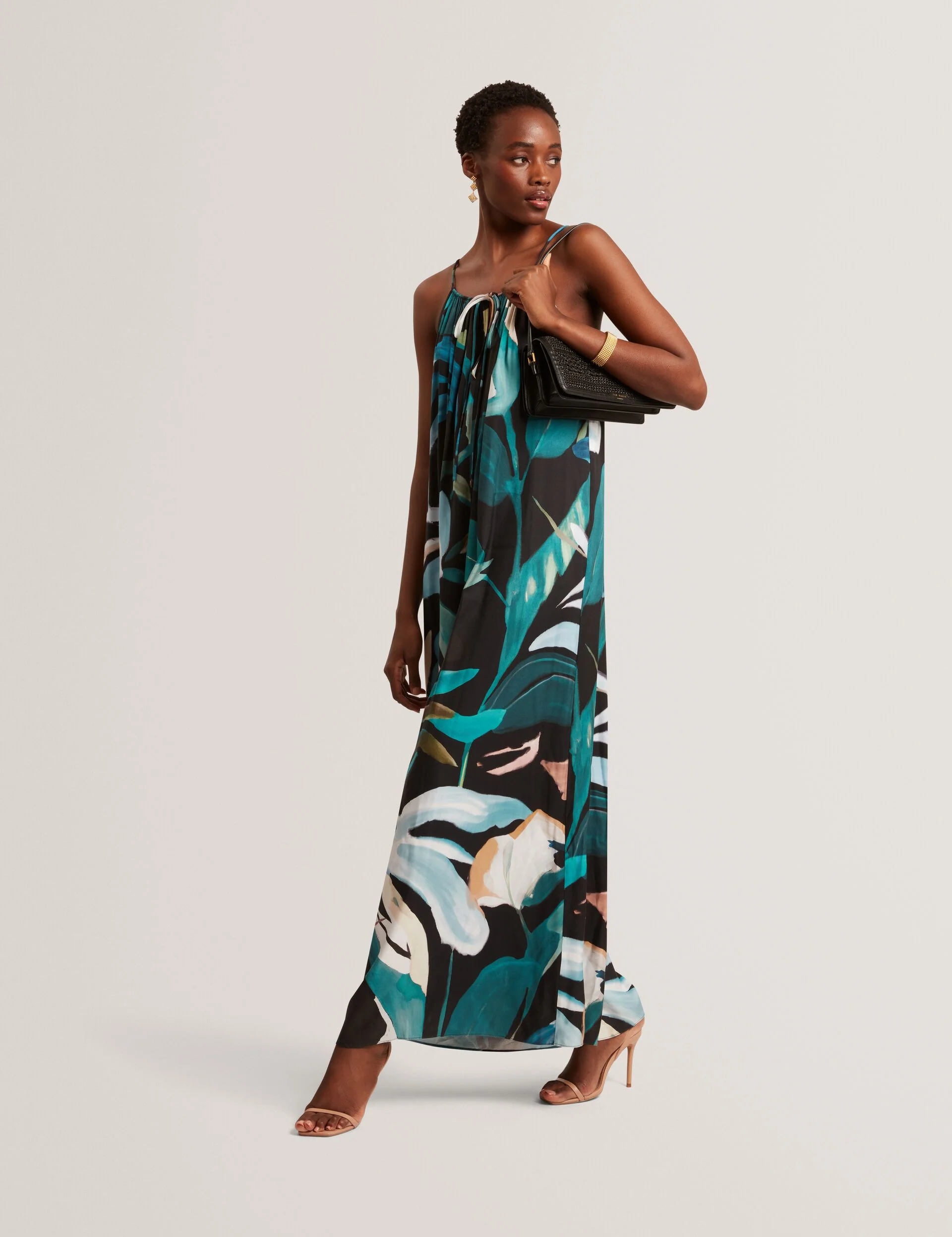 ESKAA | BLACK