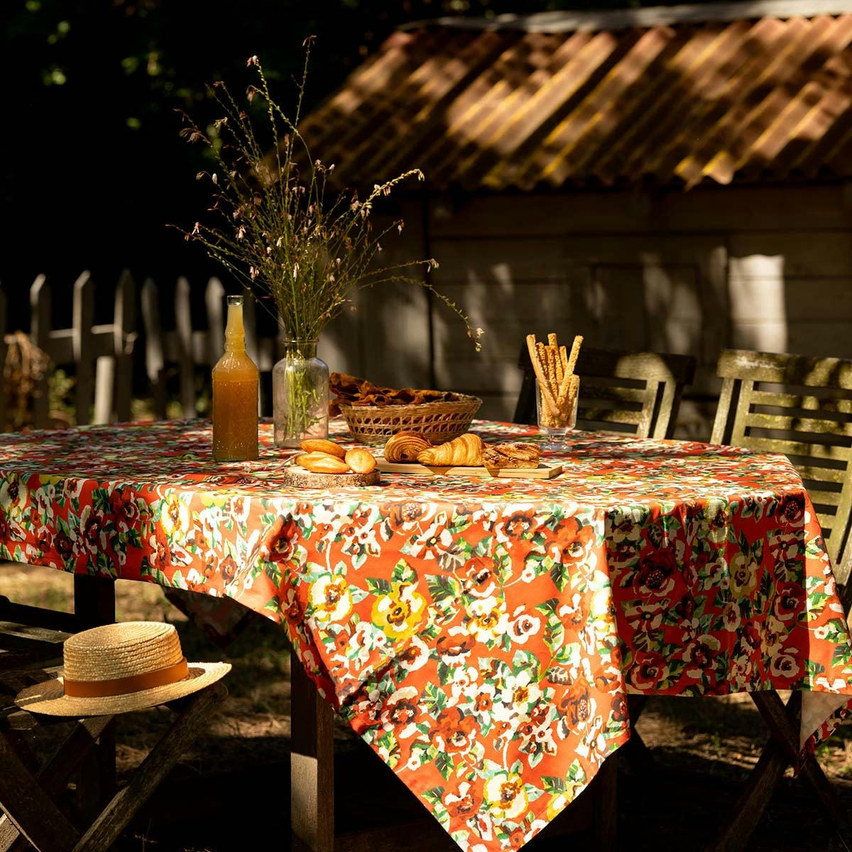 RITA - Nappe grand format en coton imprimé fleuri rouge 140x235