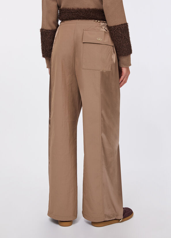 Pantaloni jogging in nylon e raso