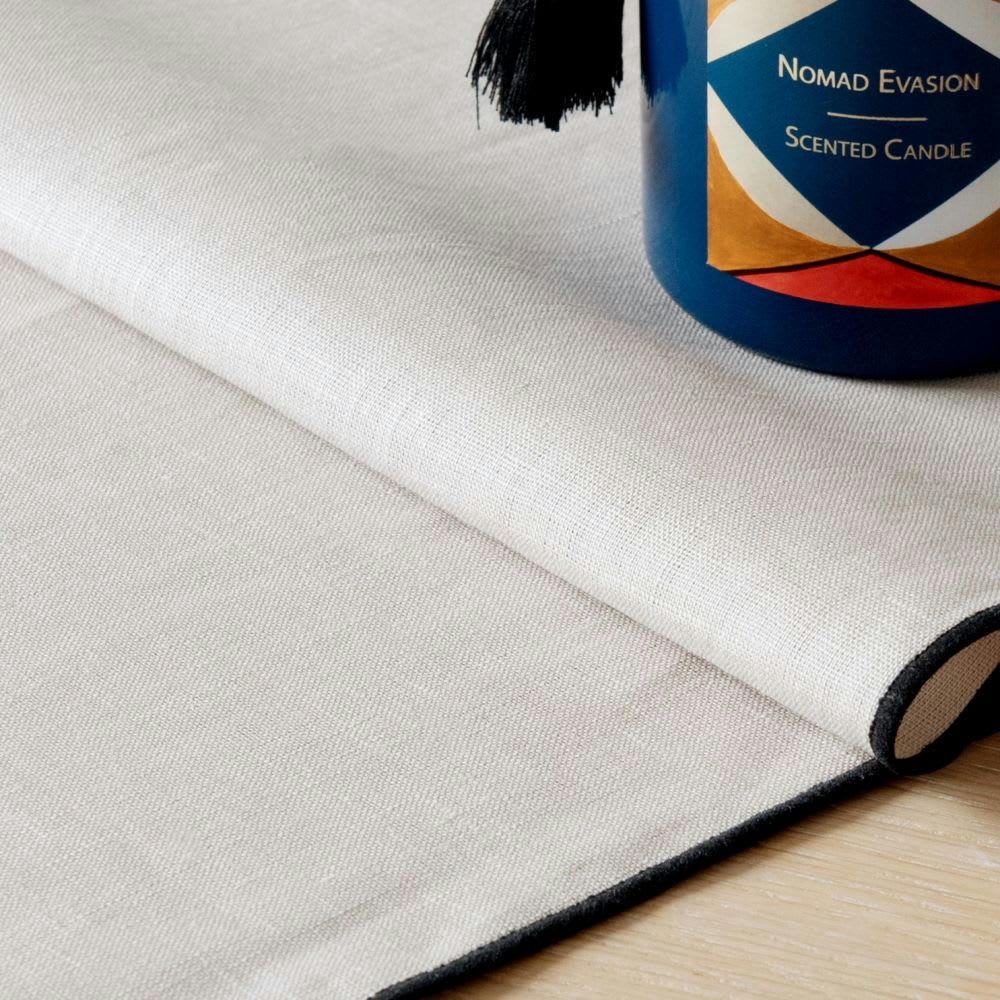 - Chemin de table en lin lavé beige et noir 50x150