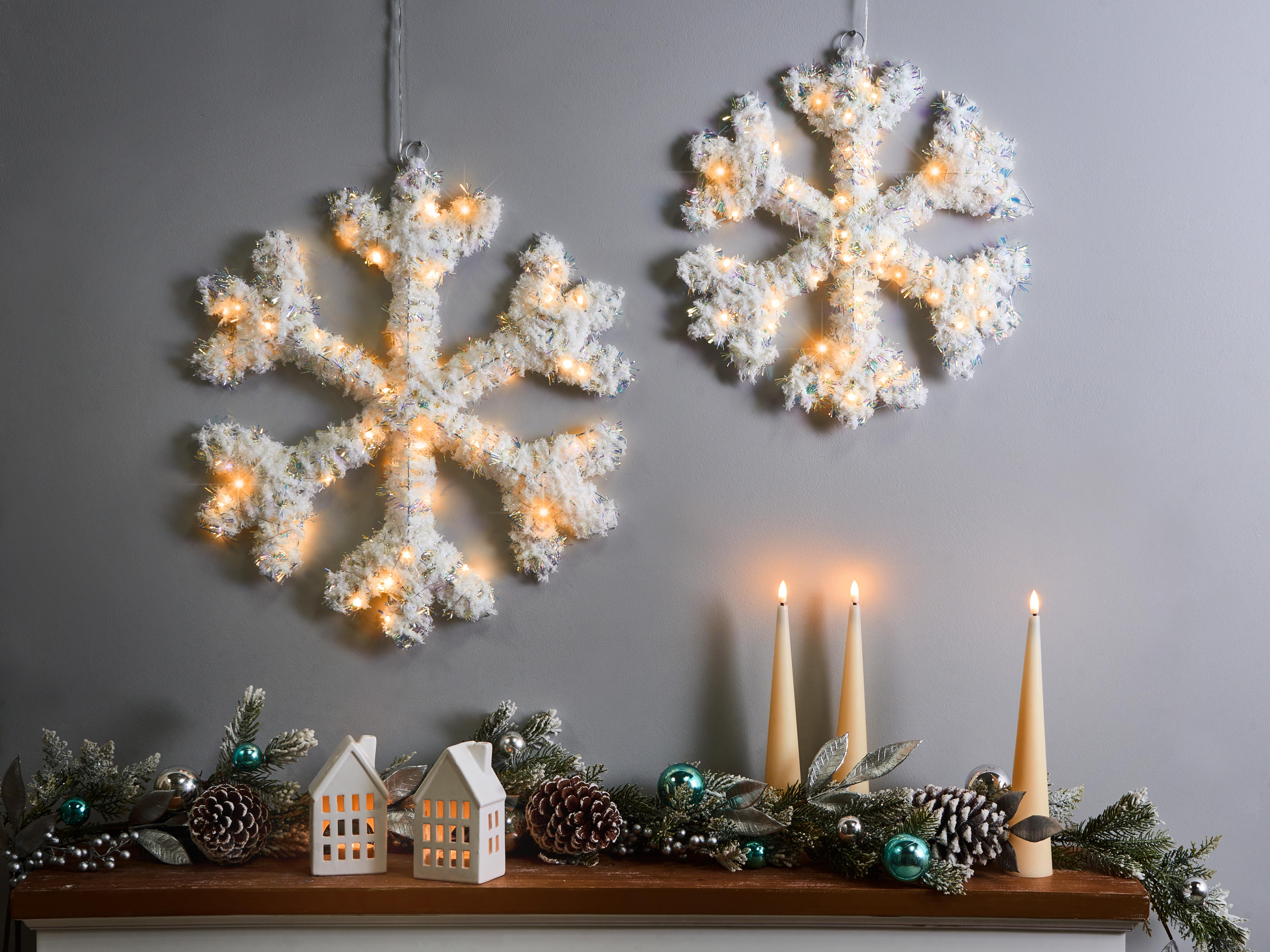 Set of 2 Christmas Decorations LED GURRE Snowflake 40/50 cm White