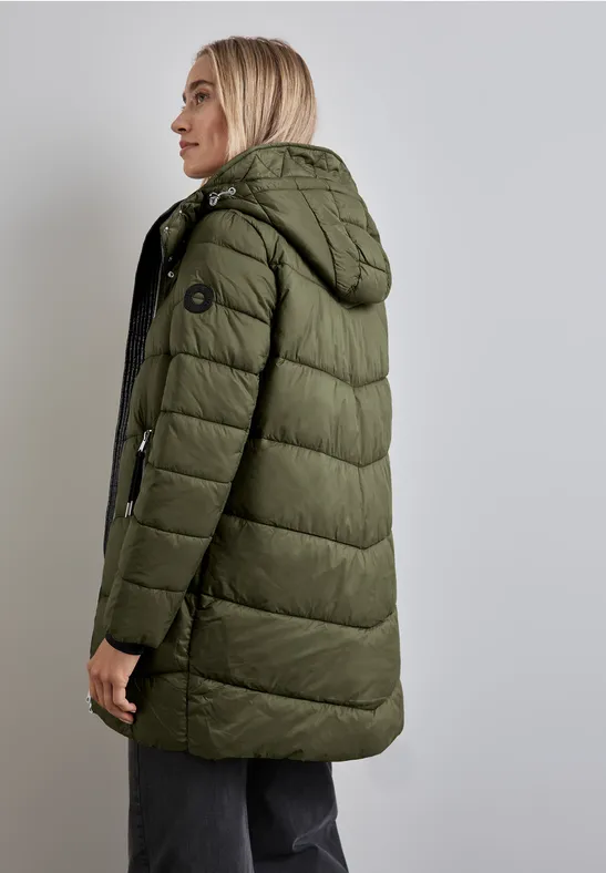 Jacke mit abnehmbarer Kapuze