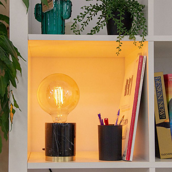 Ampoule LED connectée KOZii, éclairage multi-blancs, Filament E27 G125 au verre ambré, 5,5W cons. Variation de luminosité