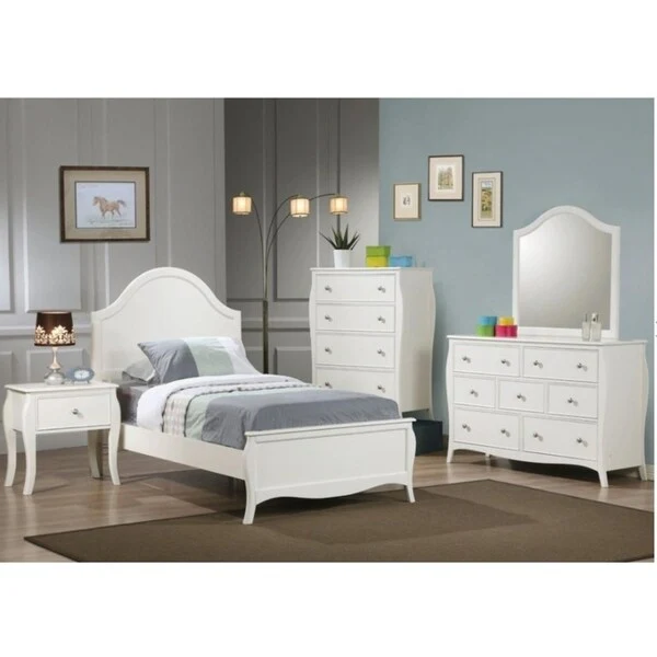 Bernadette White Finish Wood 4-drawer Chest