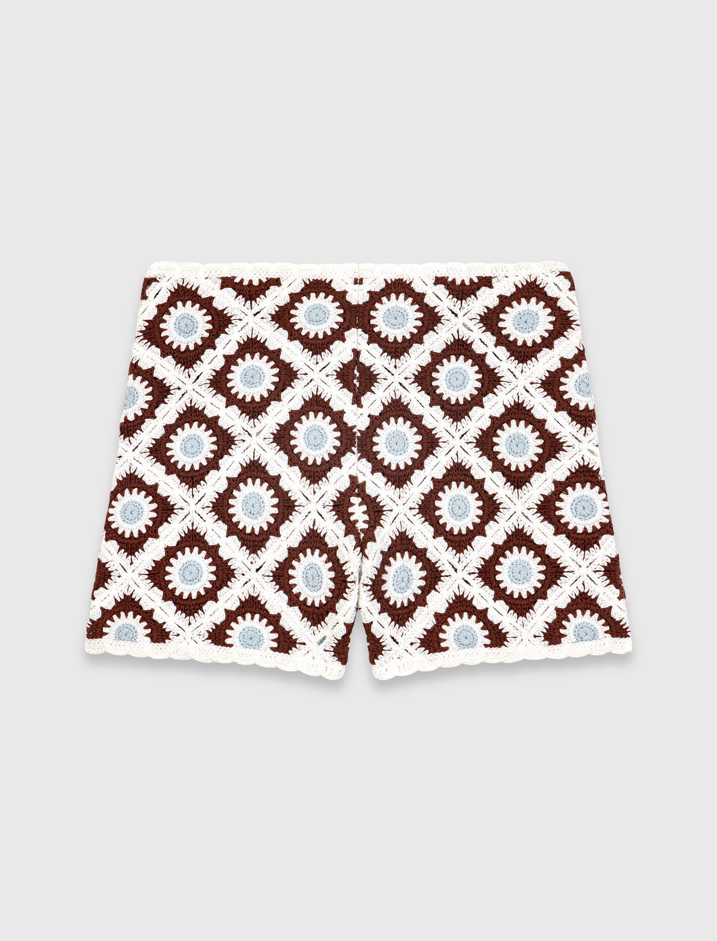 Short en crochet à motif floral
