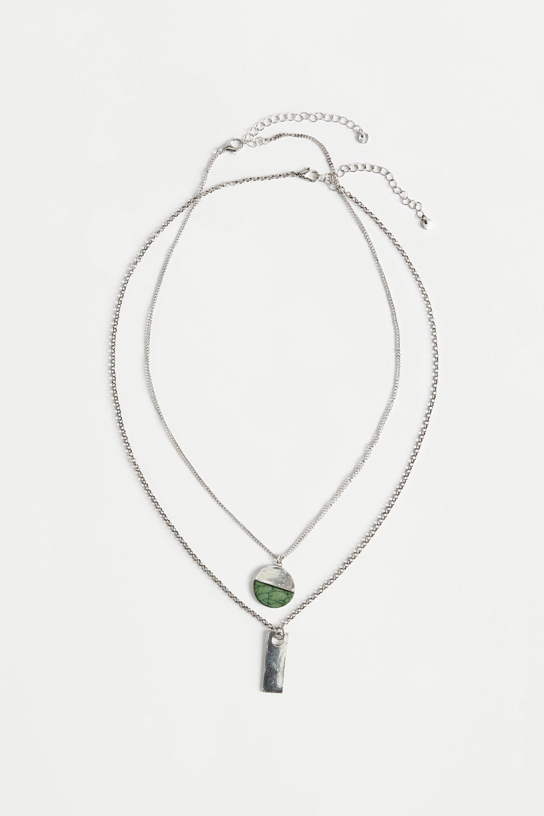 Collar doble colgante