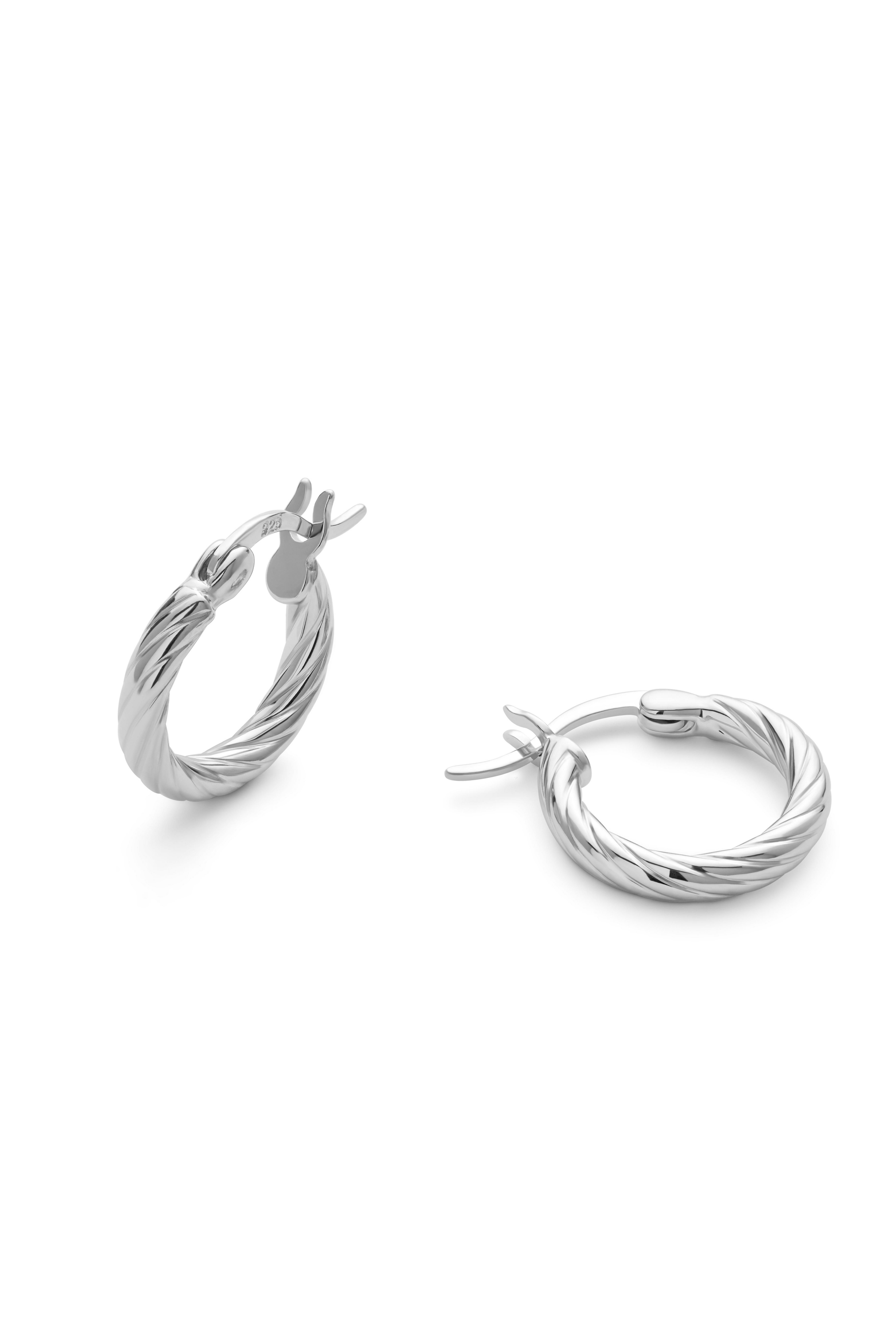 Elk & Bloom Small Silver Twist Huggie Hoop Earrings