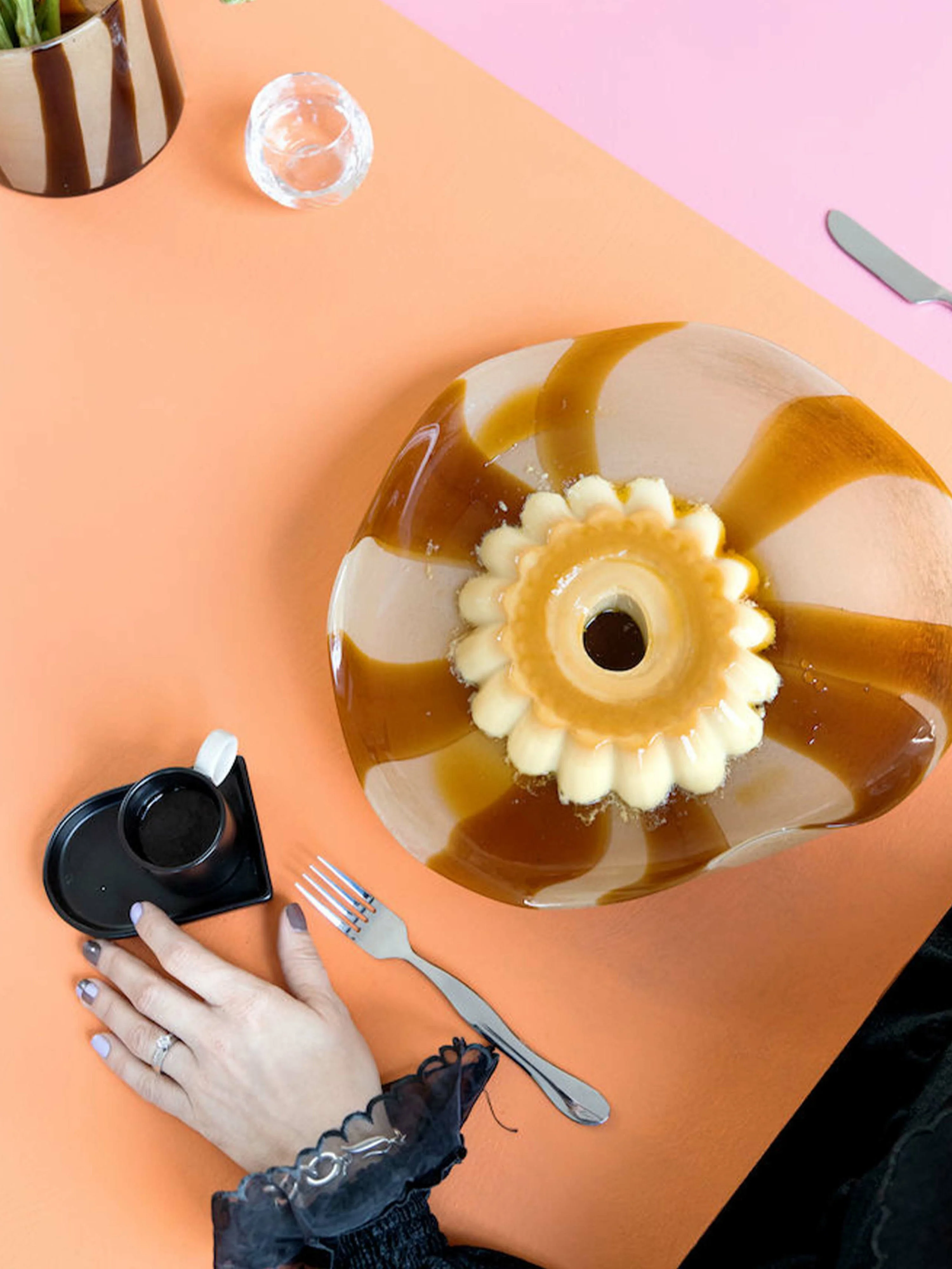 Porzellan-Espressotassen mit Untertassen Niki, 2er-Set