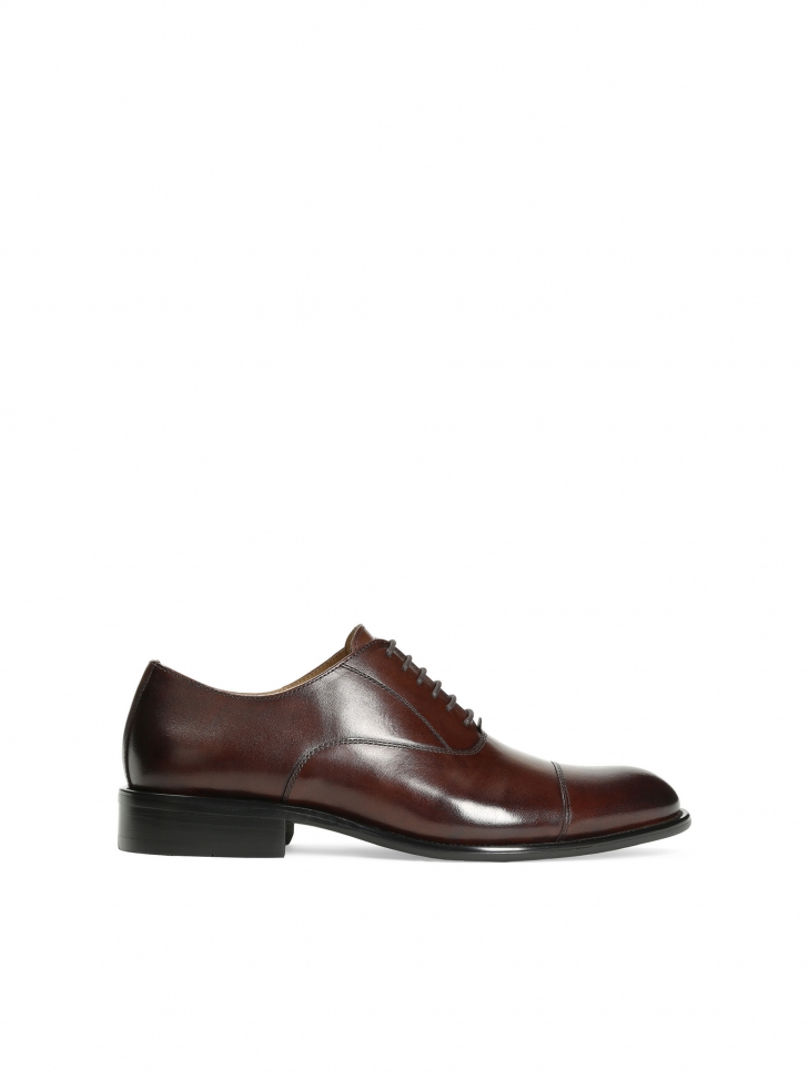 Men's brown oxford shoes