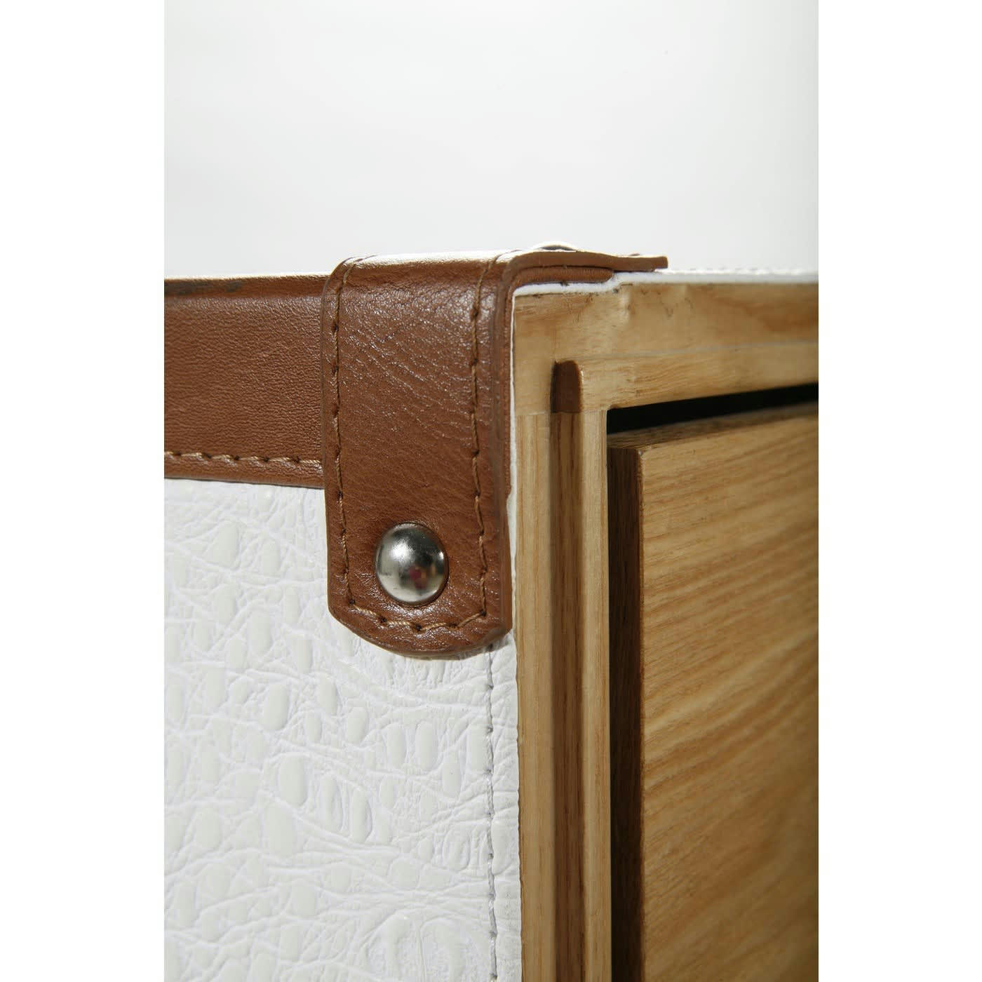 COSMOPOLITAN CROCO - Malle-armoire blanche imitation peau de crocodile