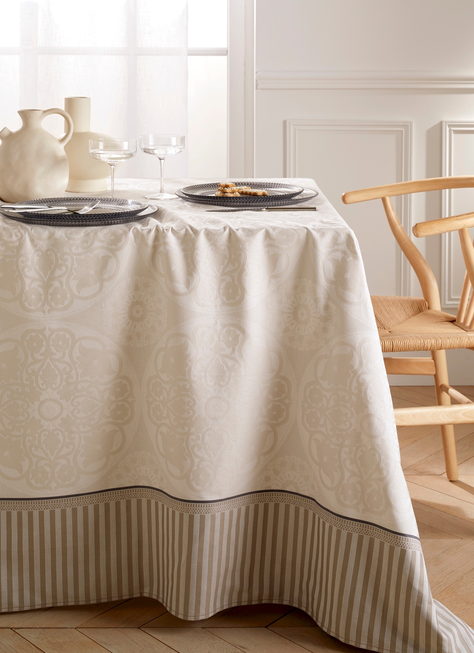 NAPPE JACQUARD EN COTON TISSÉ FIL TEINT BEIGE