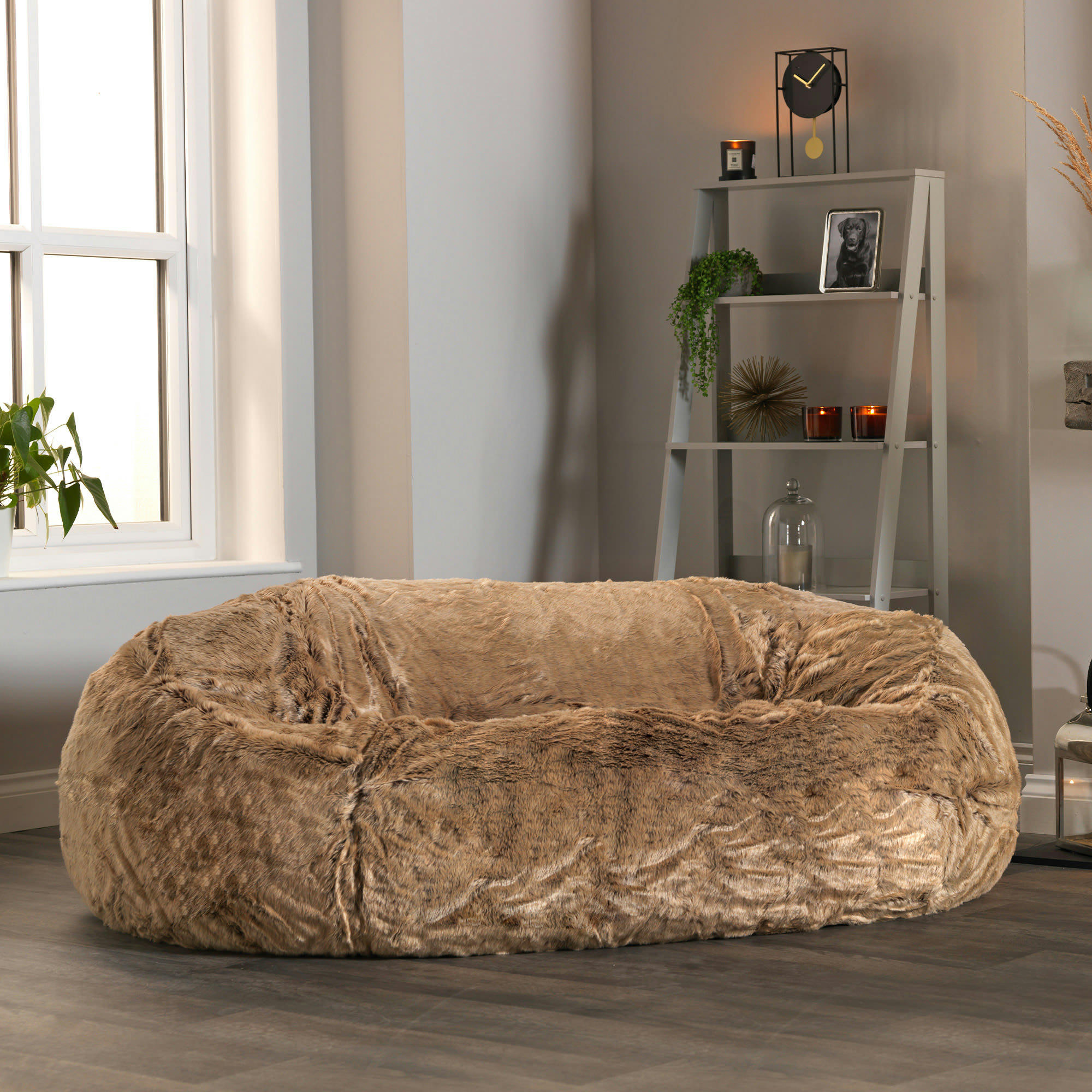 - Pouf géant canapé fausse fourrure beige vison