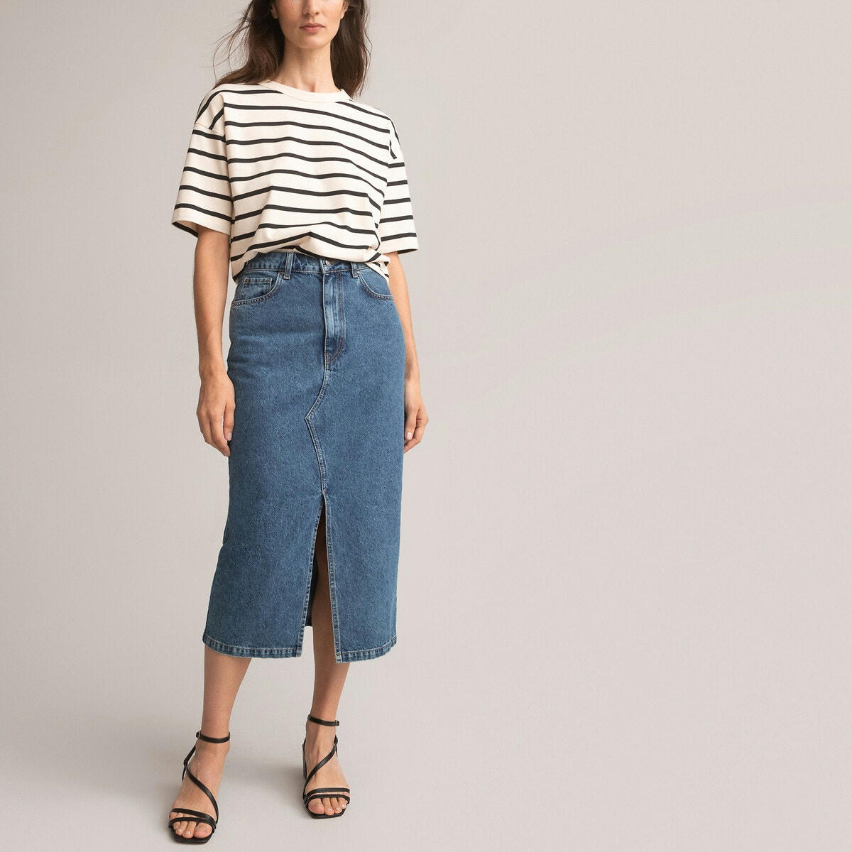 Jupe droite en jean mi-longue