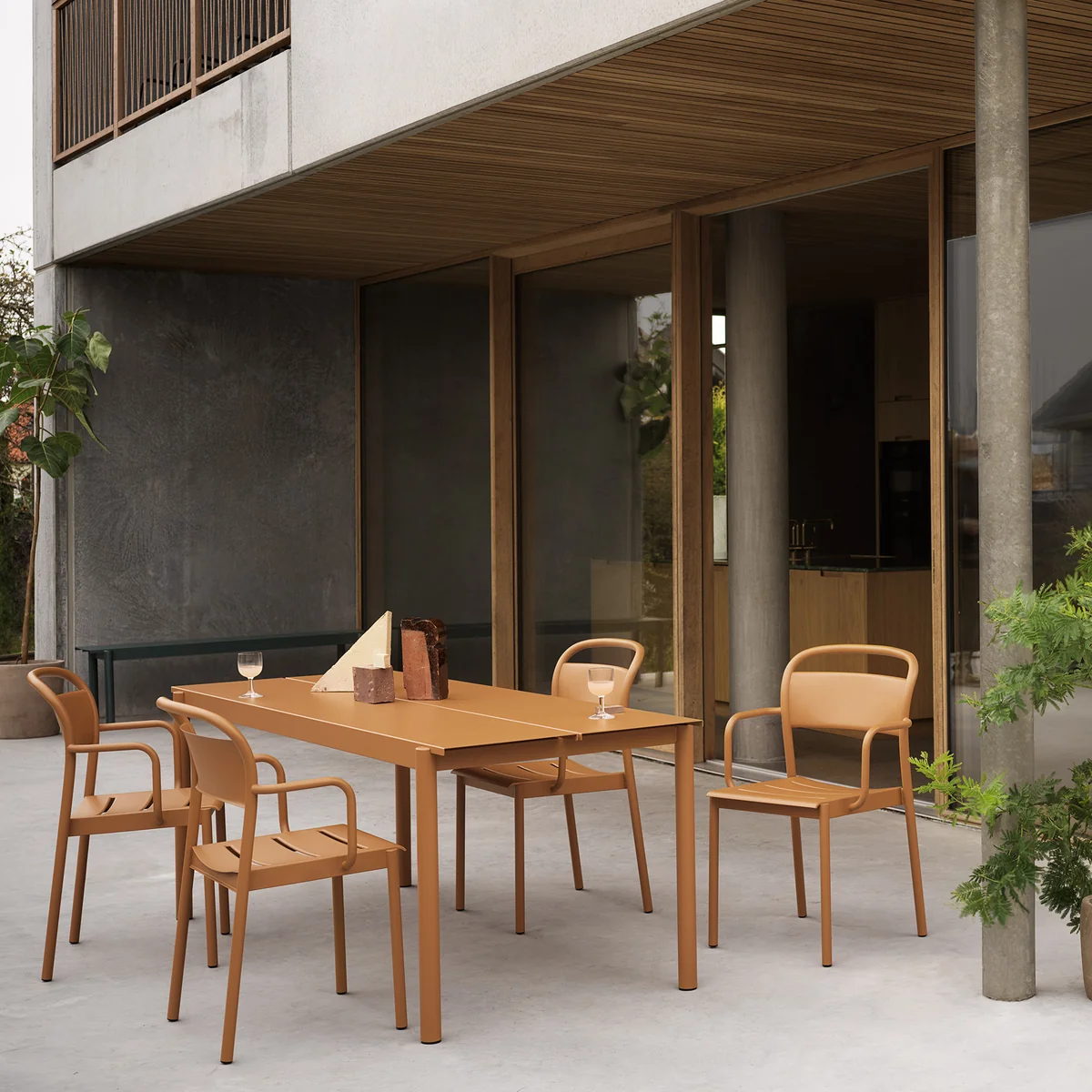 Muuto - Linear Steel Outdoor Gartentisch