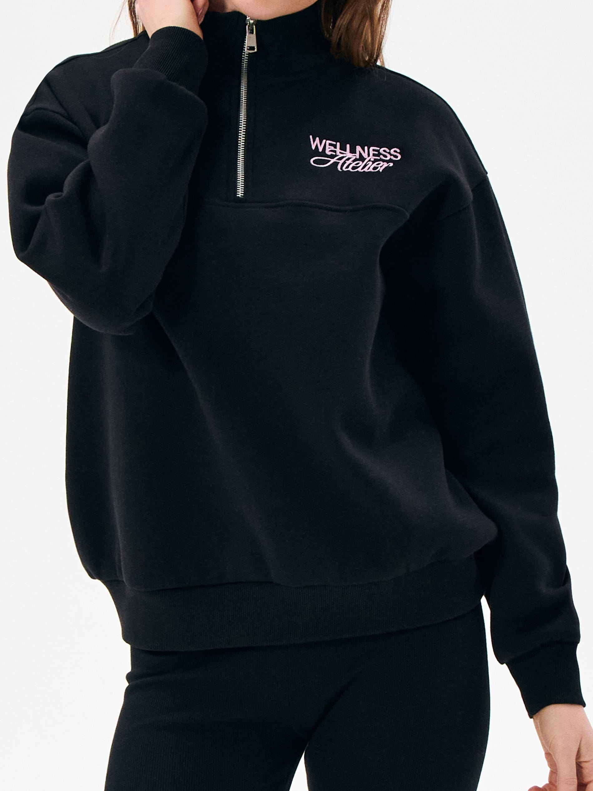 Bluza z haftowanym napisem