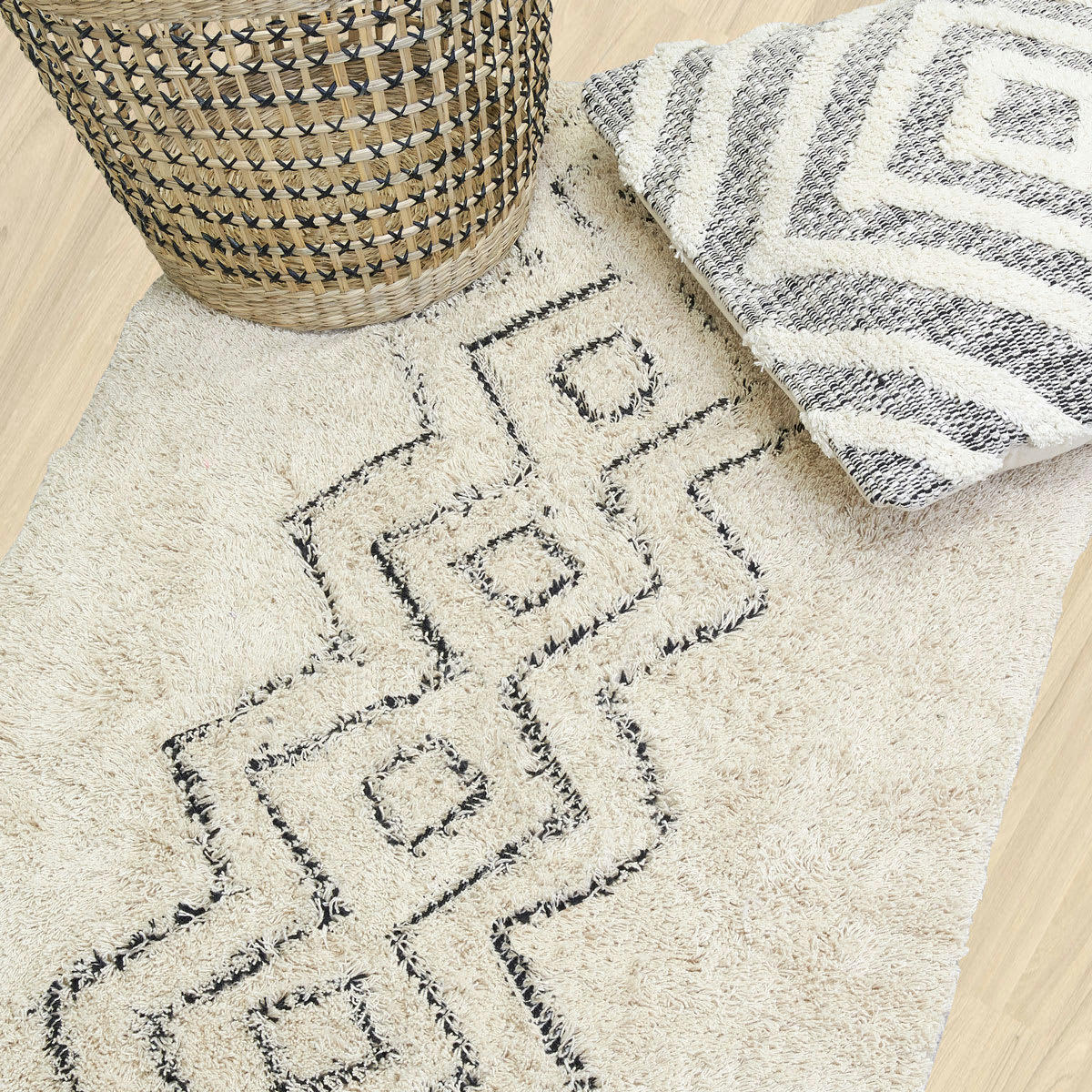 - Tapis en coton naturel et noir 60 x 90 cm graphique