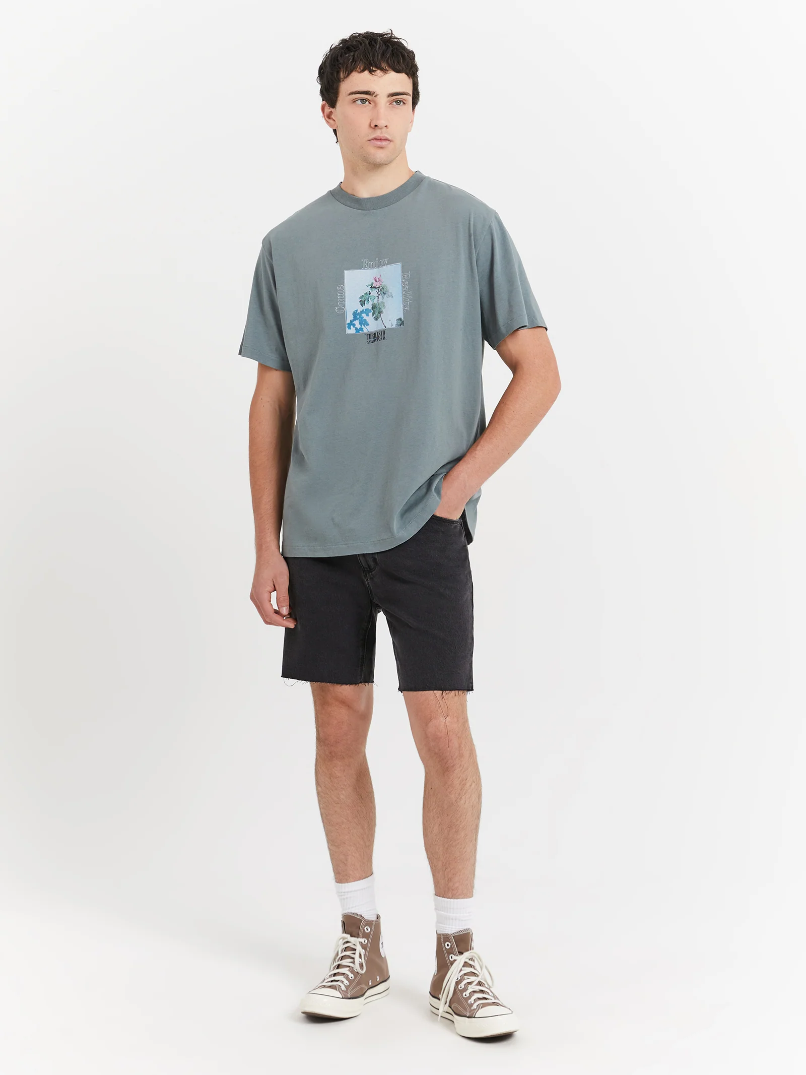 A Cropped Slim Shorts