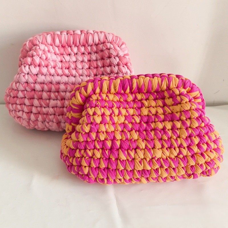 PEACH ACCESSORIES Chunky Knit Bubble Cloud Clutch Bag