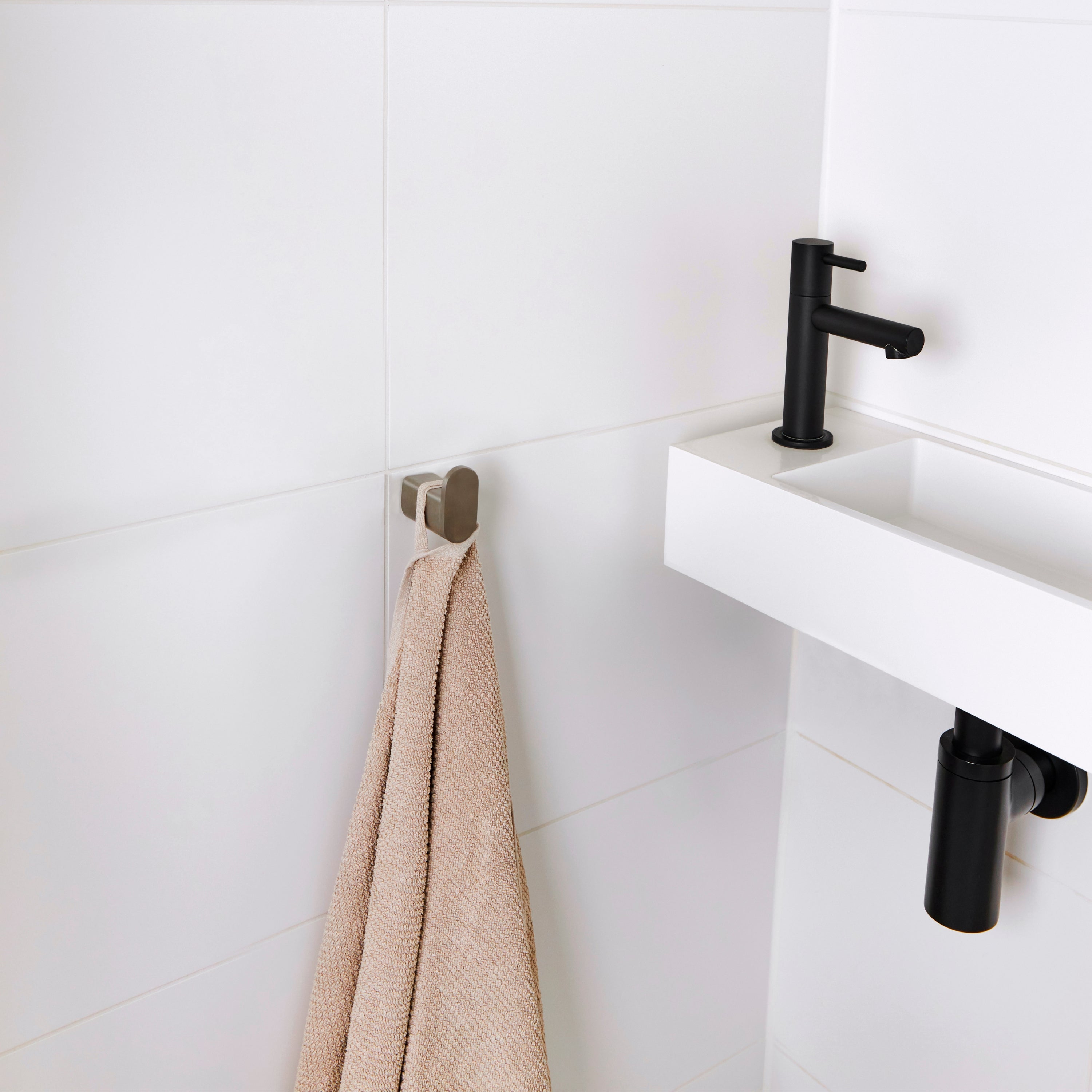 XIVADA Handdoekhaakje Dona - Inclusief schroefset - Zilver - Set van 2