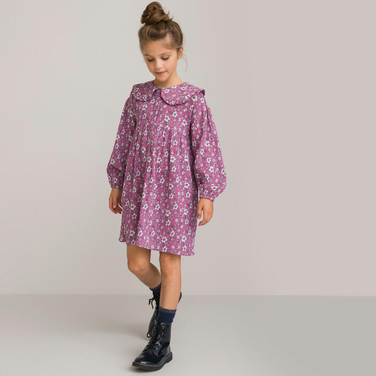 Robe col claudine à manches longues, motif fleuri
