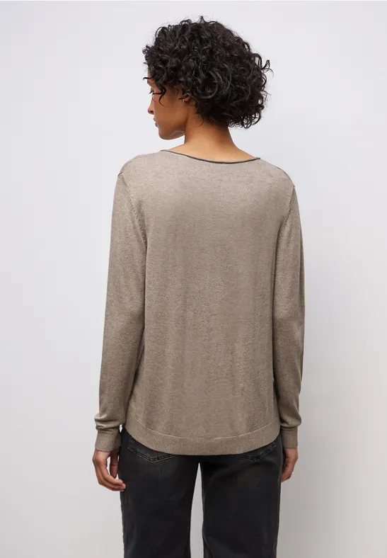 V-Neck Pullover