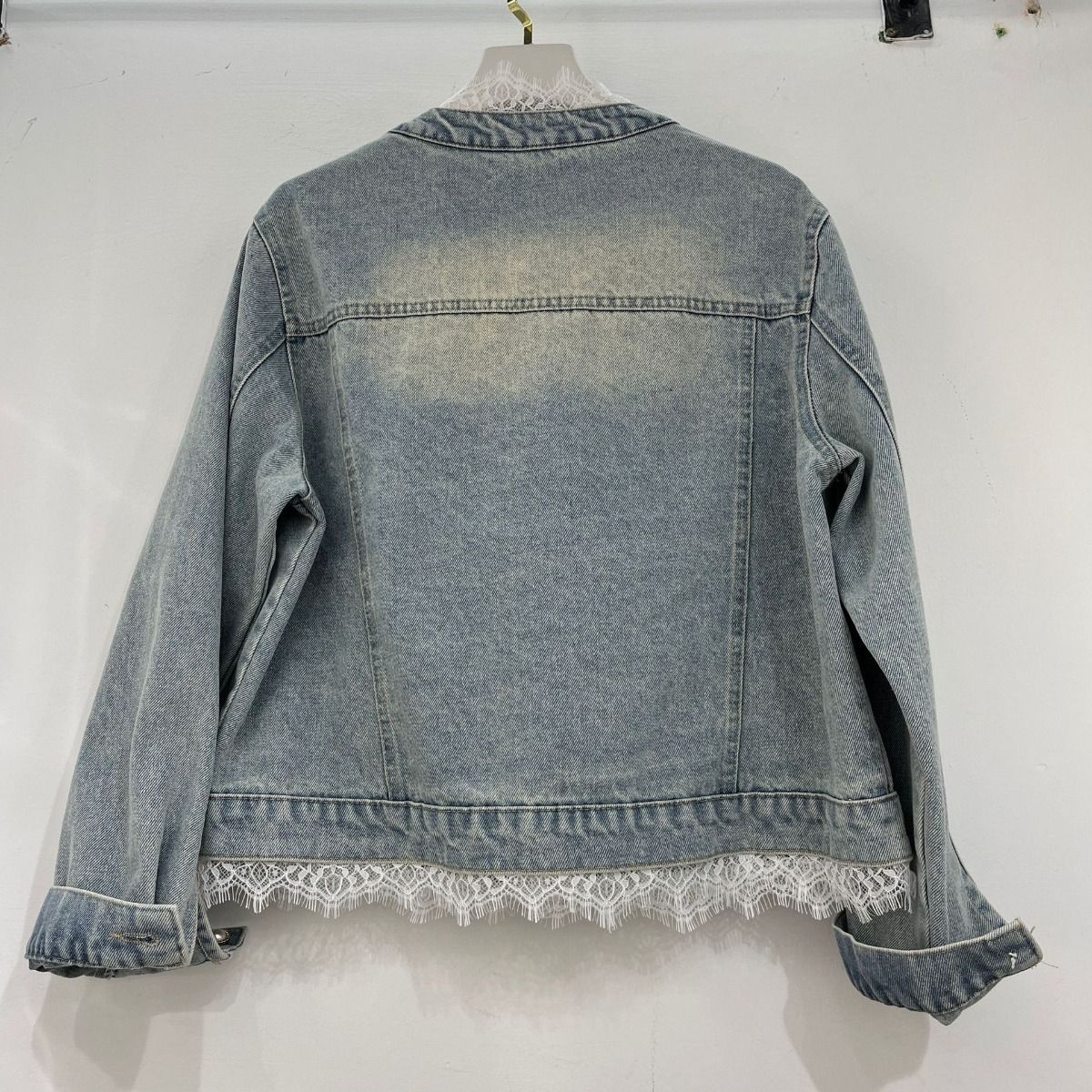 PEACH ACCESSORIES Lace & 3D Floral Applique Embellished Denim Jacket