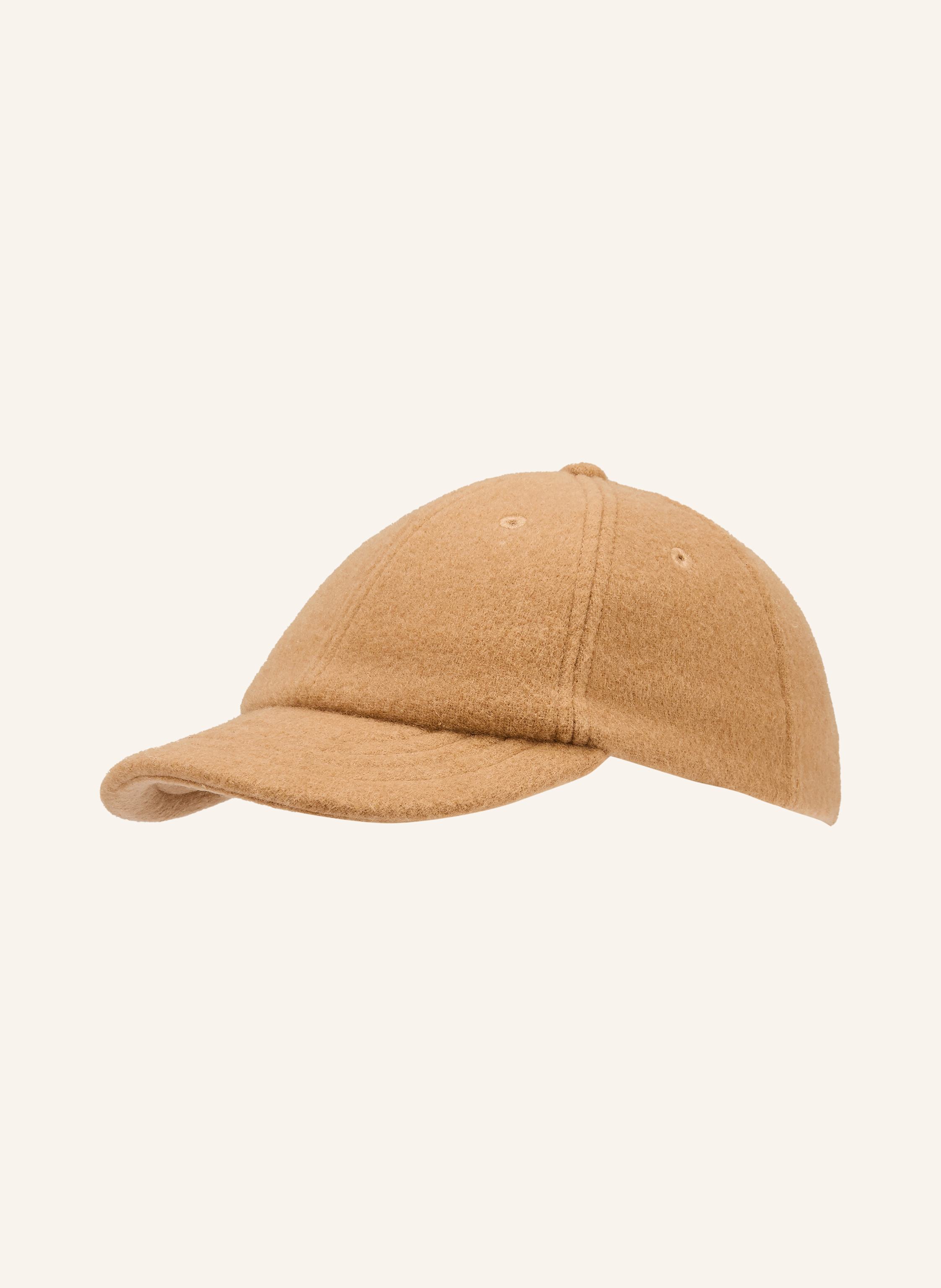 by Aylin Koenig Cap MAX