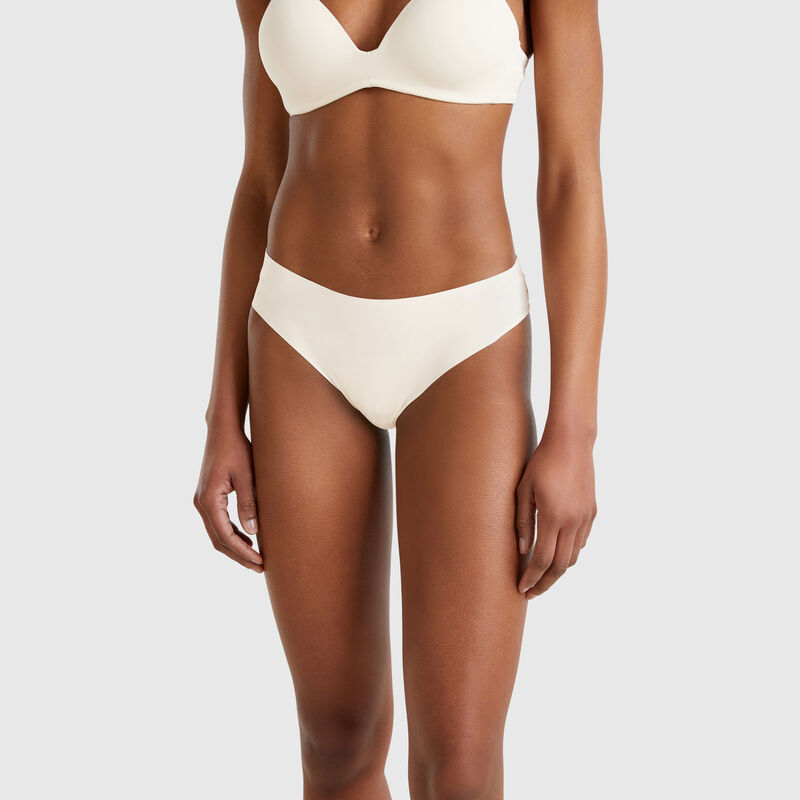 Seamless underwear
