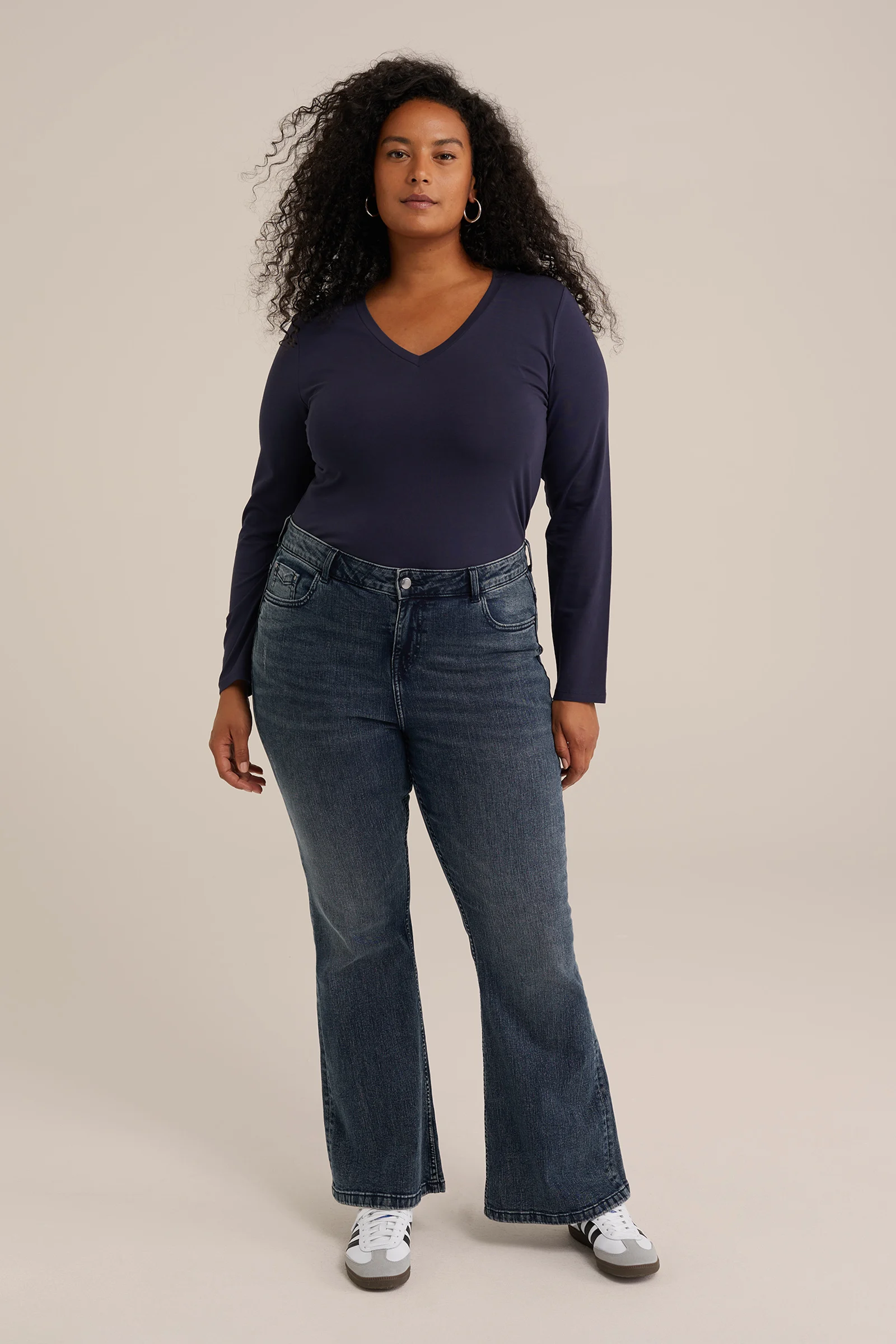 Dames T-shirt met V-hals - Curve