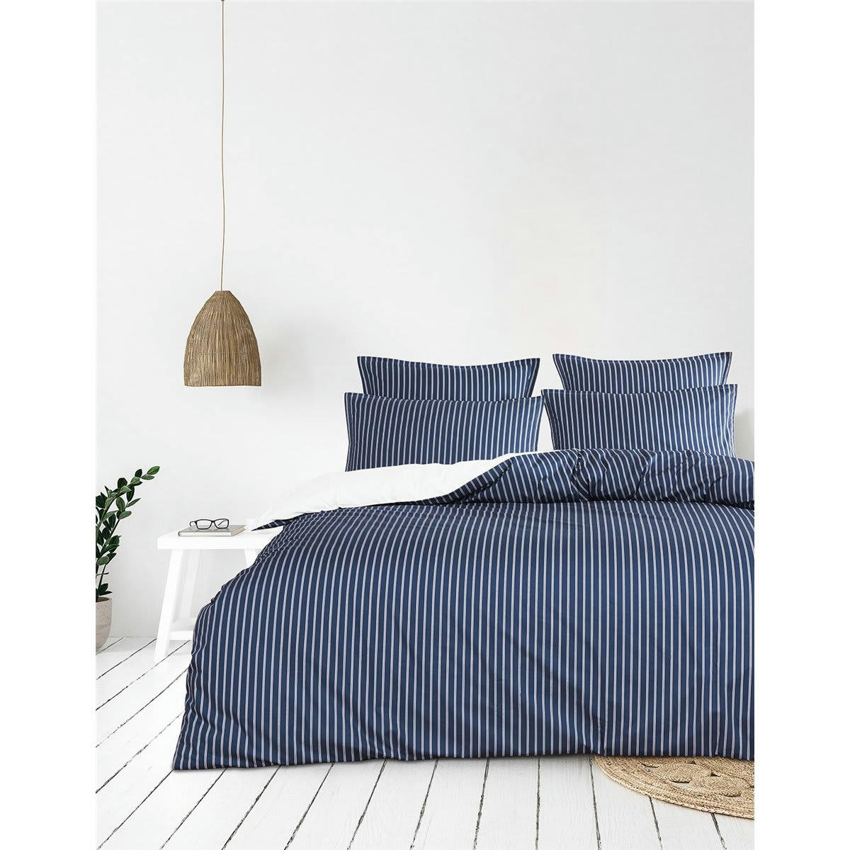 LINQUIST - Parure en percale de coton + 2 taies carrées Indigo 260x240 cm