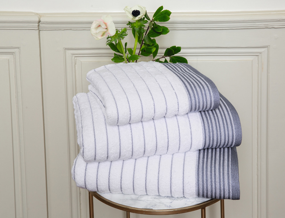 Drap de bain rayéÀ tire d'aile