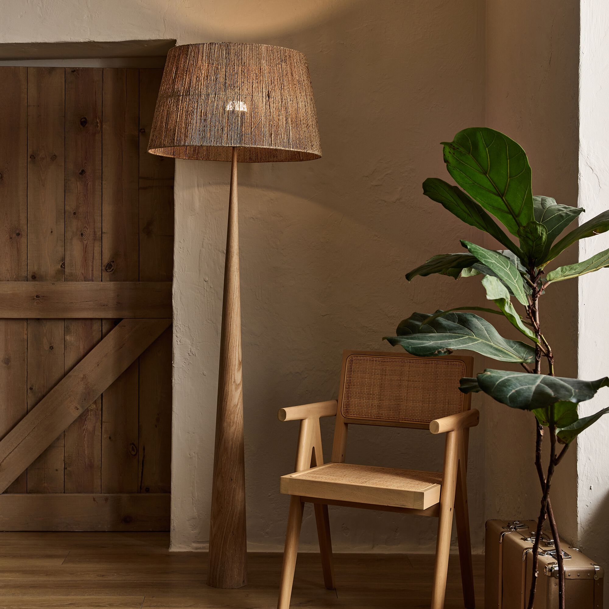KONE - Pied de lampadaire en métal effet bois H157cm - bois clair
