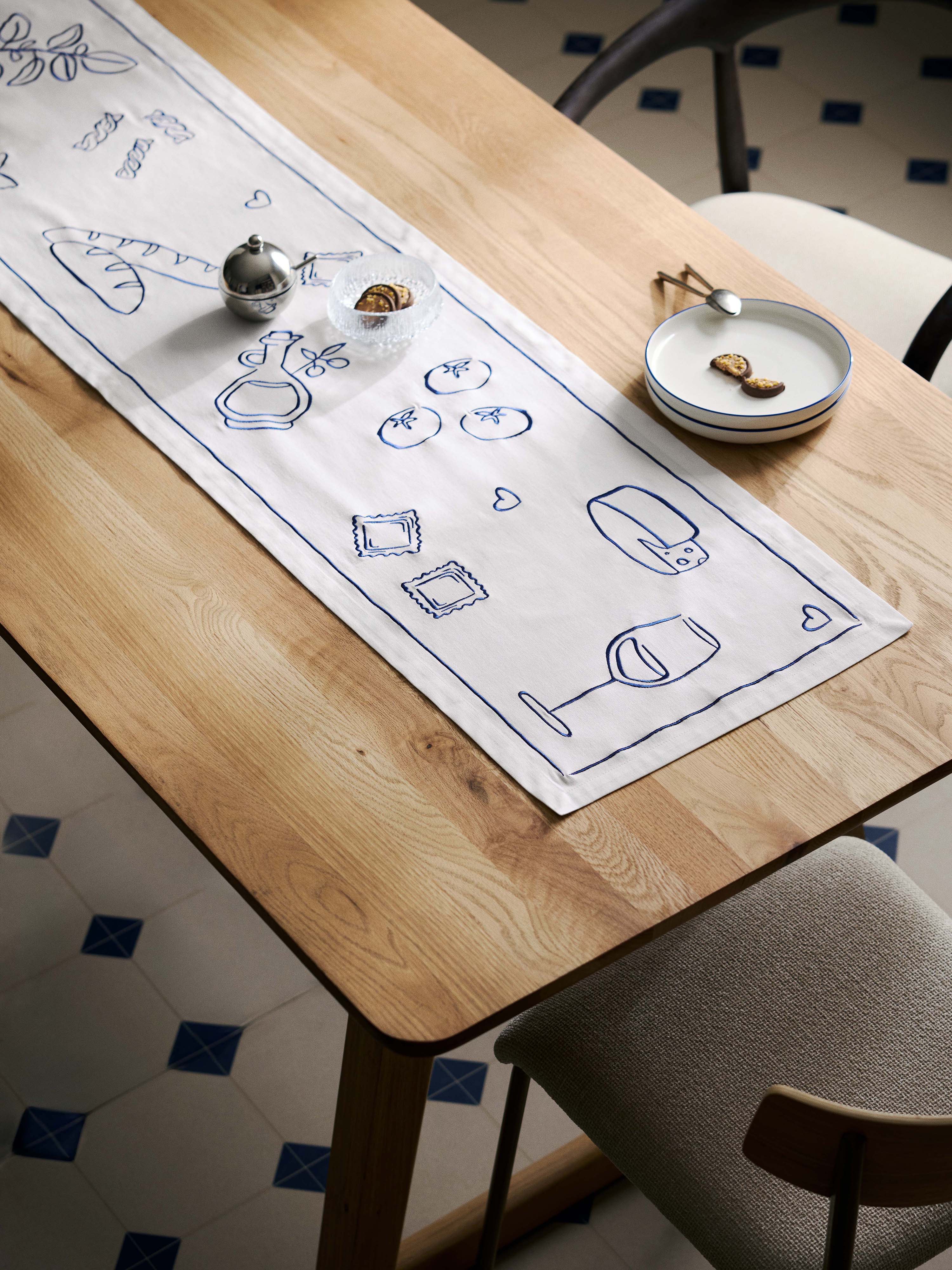 Bestickte Tischdecke Tutti