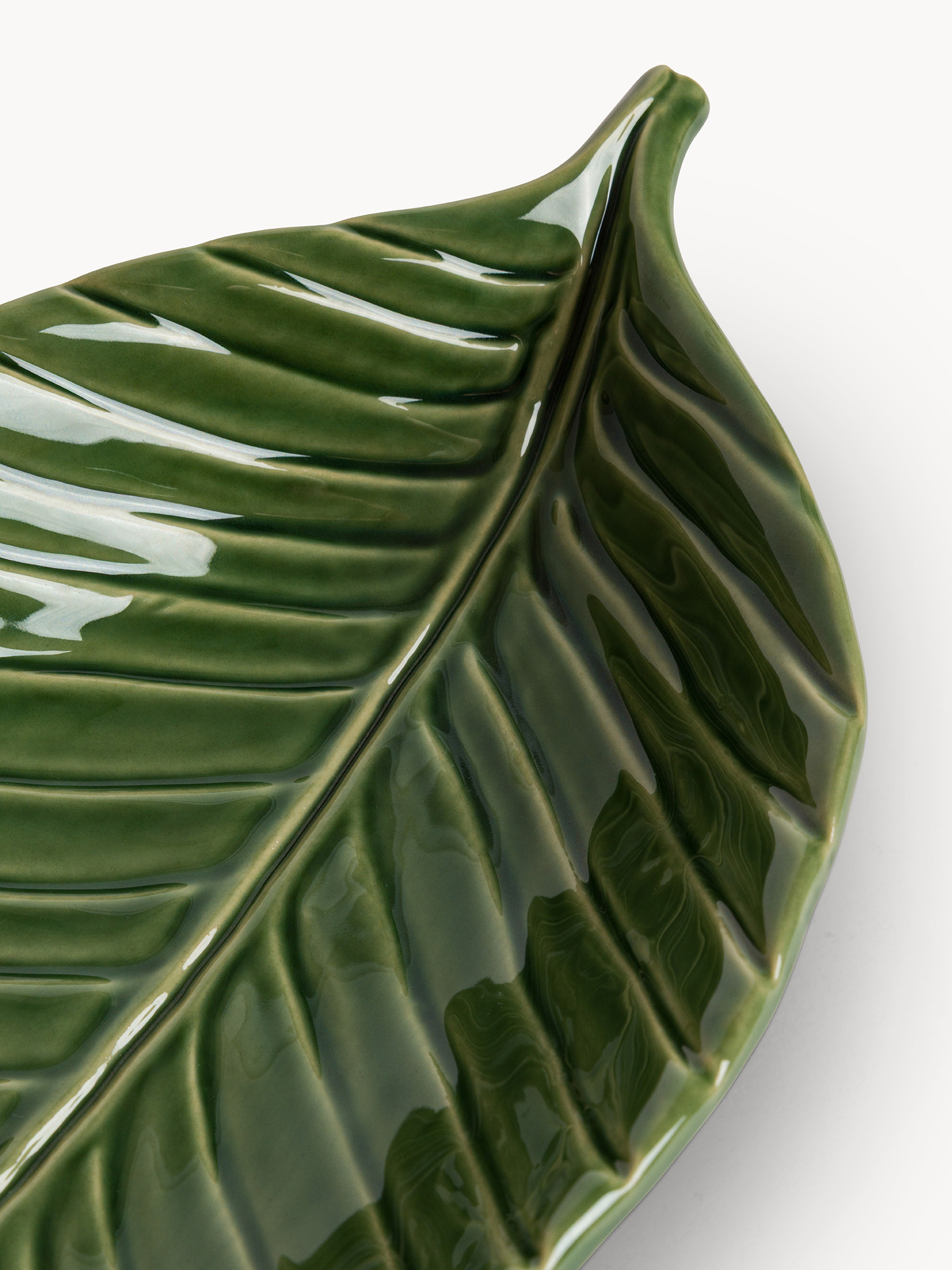 Coppa in stoneware a forma di foglia