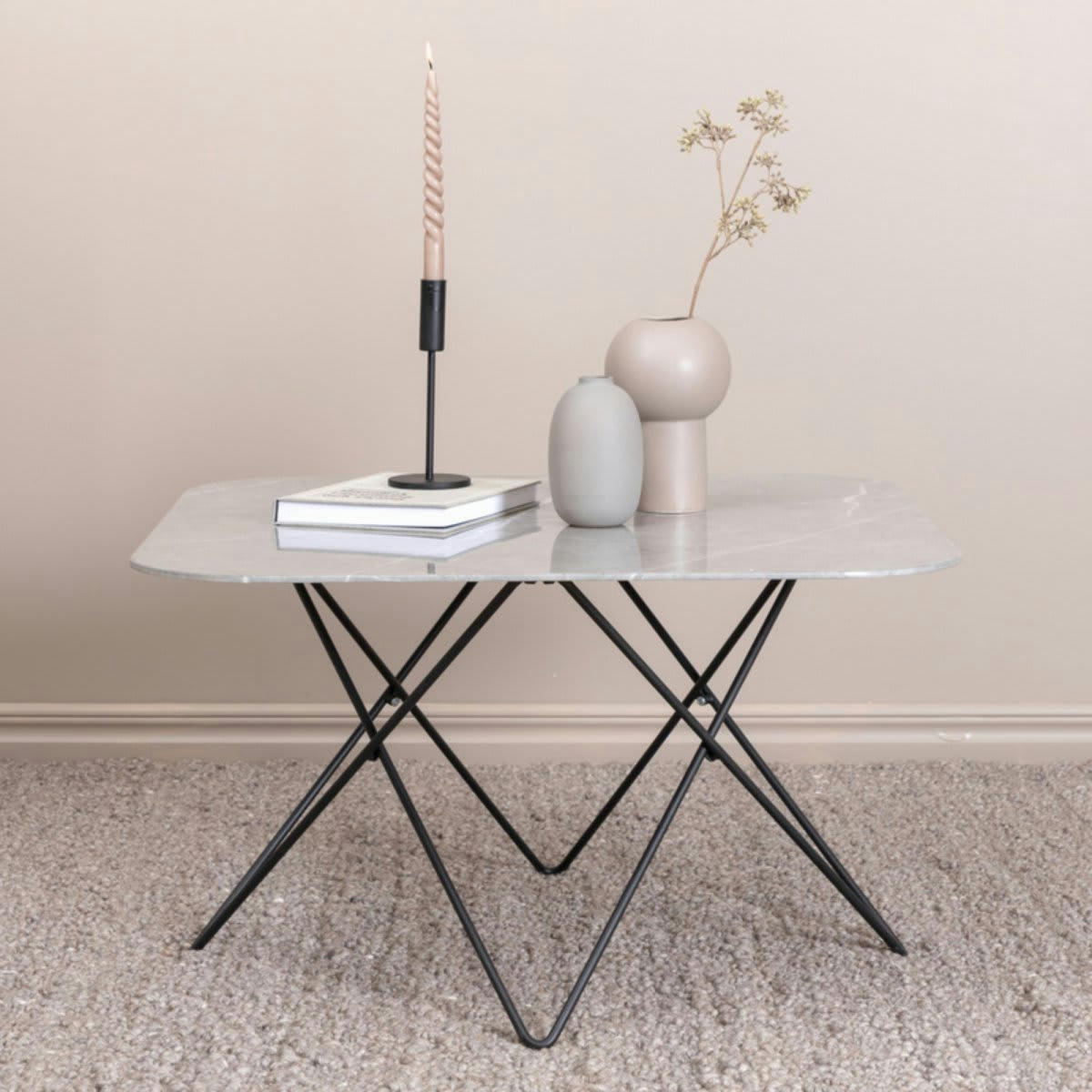 TRISHA - Table basse élégante avec plateau en verre marbré gris