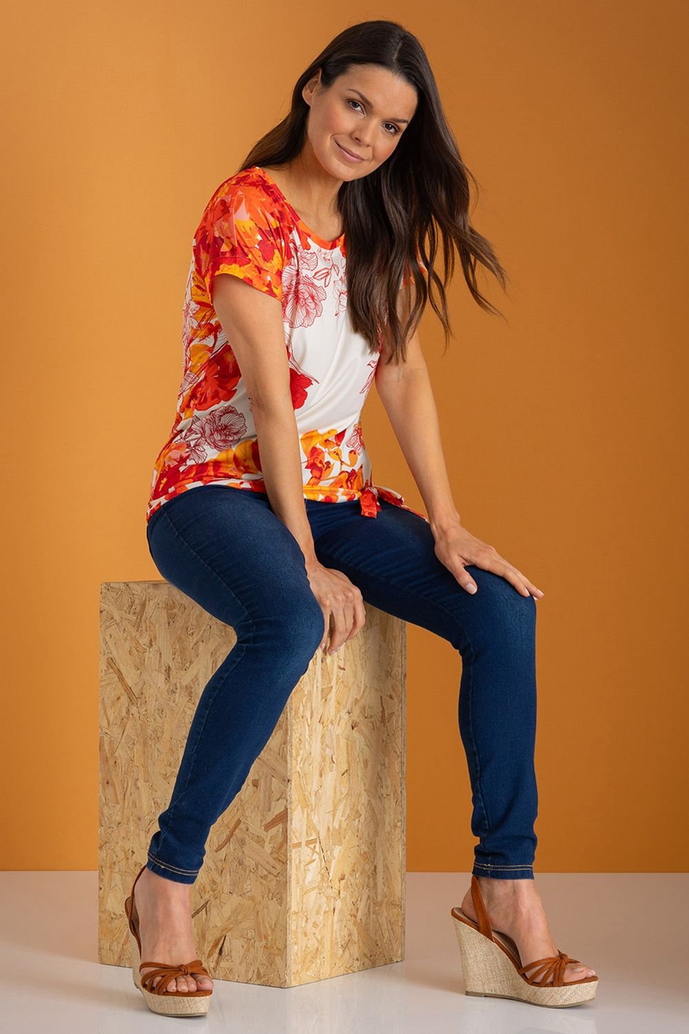 Klass. Bouquet Printed Tie Hem Jersey Top