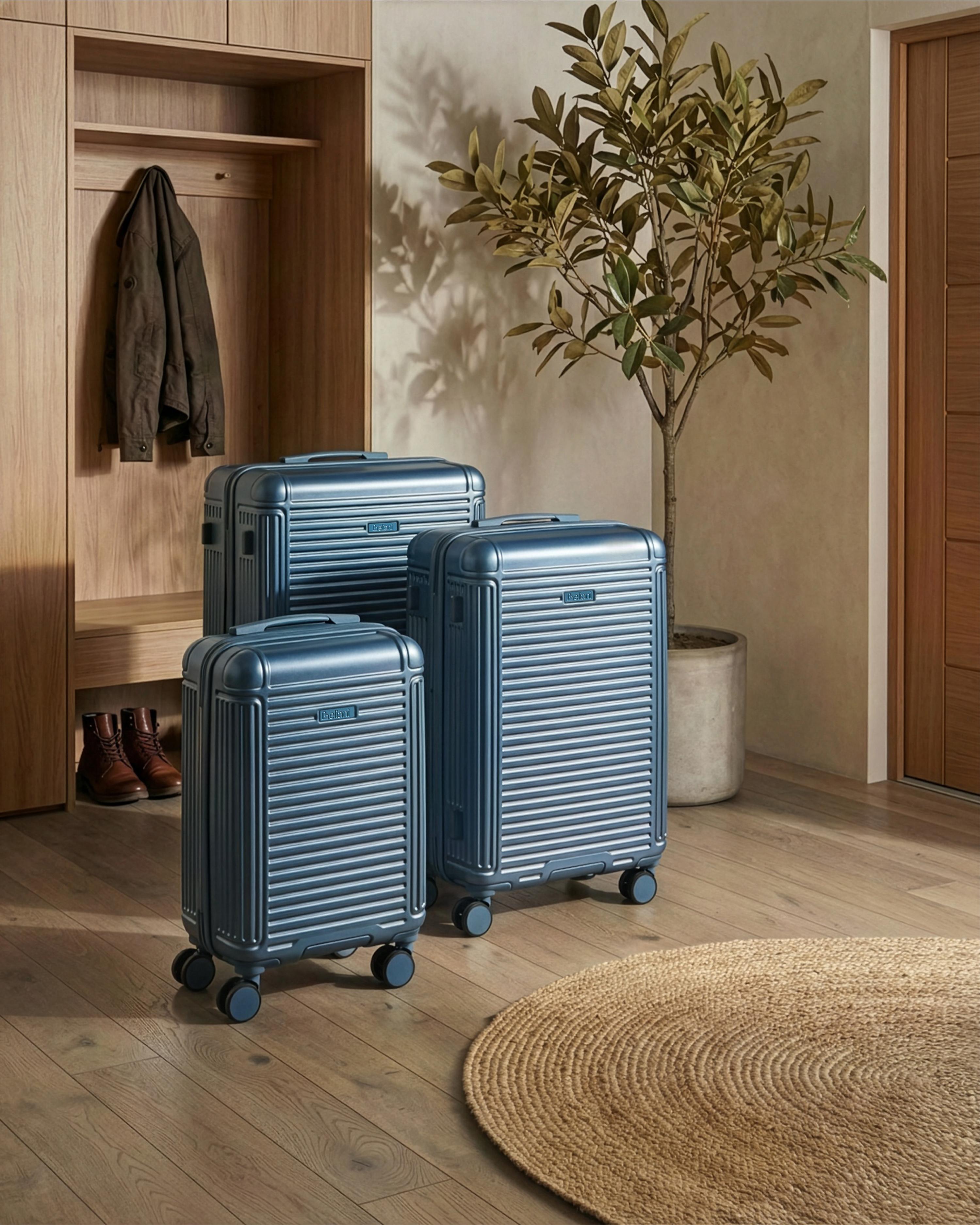 Set of 3 Hard Shell Suitcases MYNTIS Blue