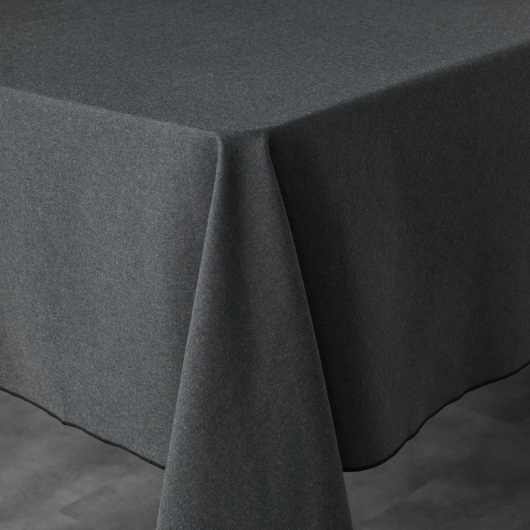 - Nappe bourdonnée en coton recyclé gris anthracite 140x240 cm