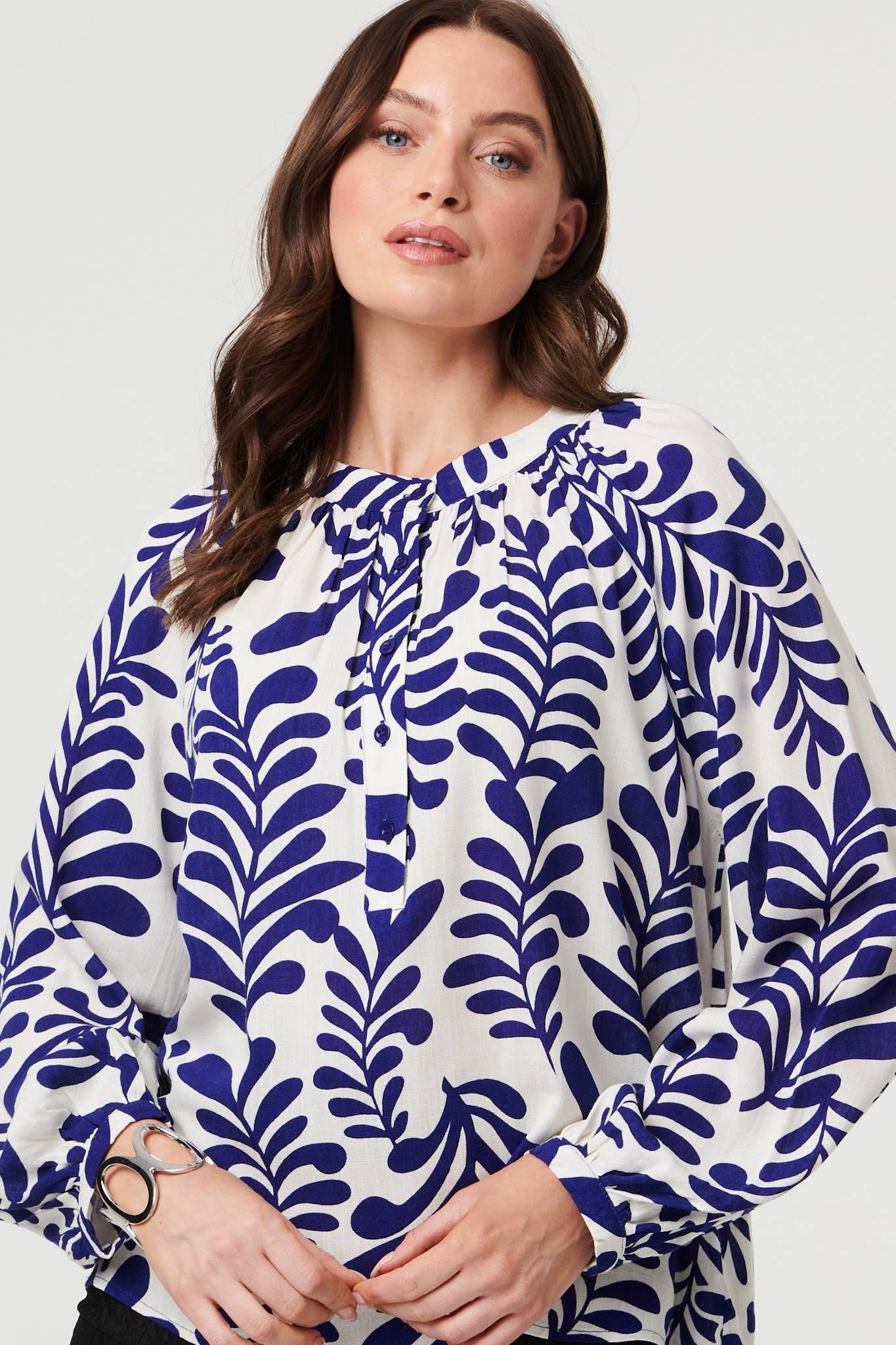 Izabel London Leaf Print Long Sleeve Ruched Blouse