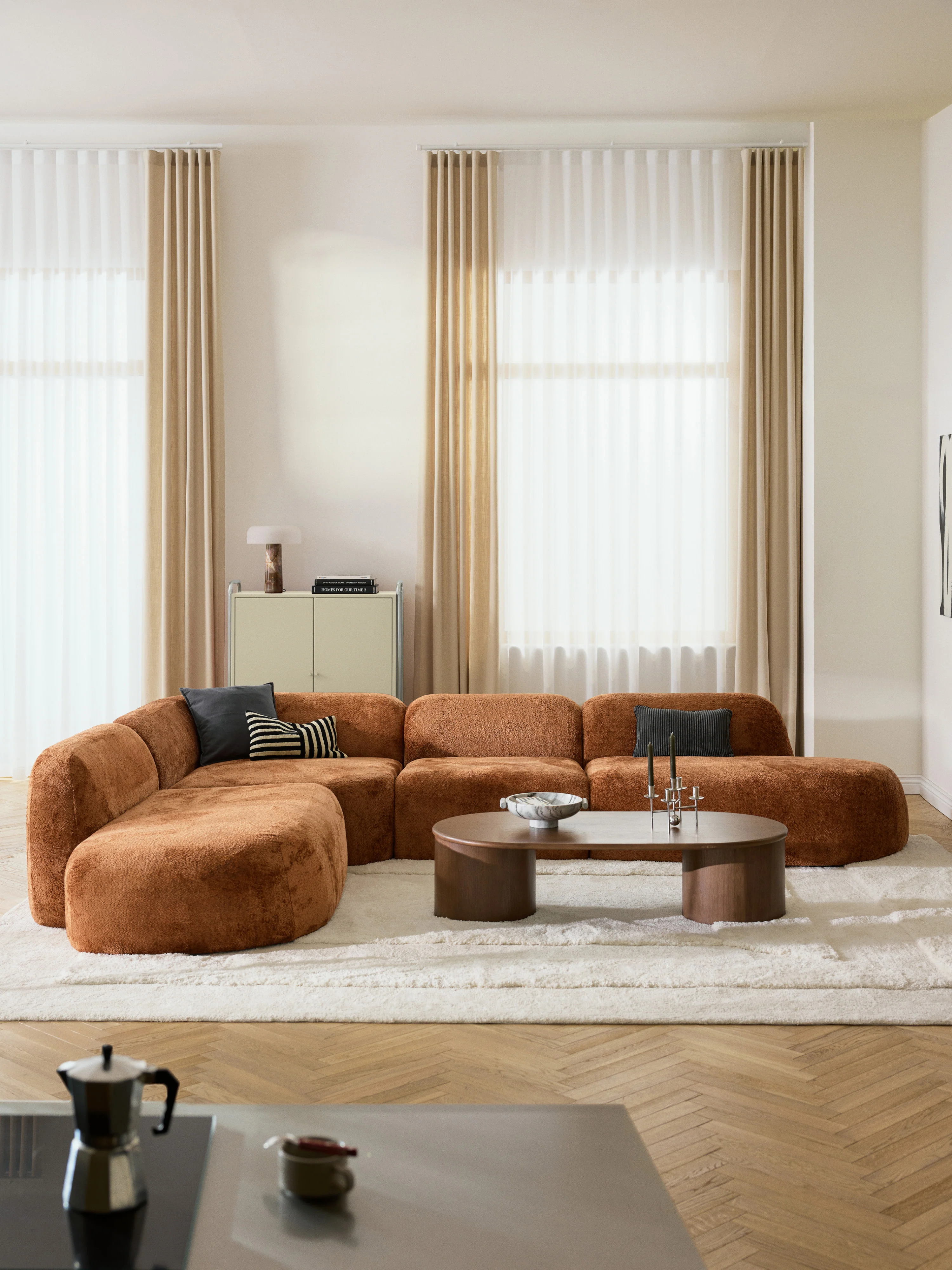 Modulares XL-Ecksofa Wolke (4-Sitzer) aus Teddy-Bouclé mit Chaiselongue-Enden