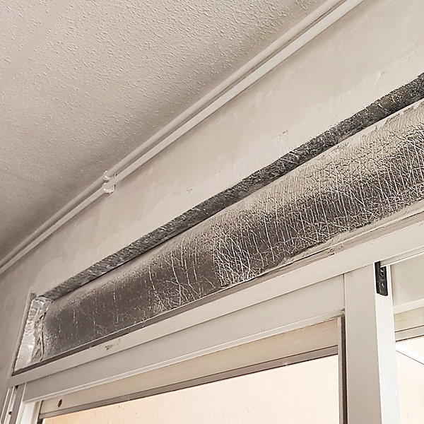 Panneau autocollant pour coffre de volet roulant (120 x 40 cm) - Isolant thermiquepour isoler chaud et froid. Placement facile