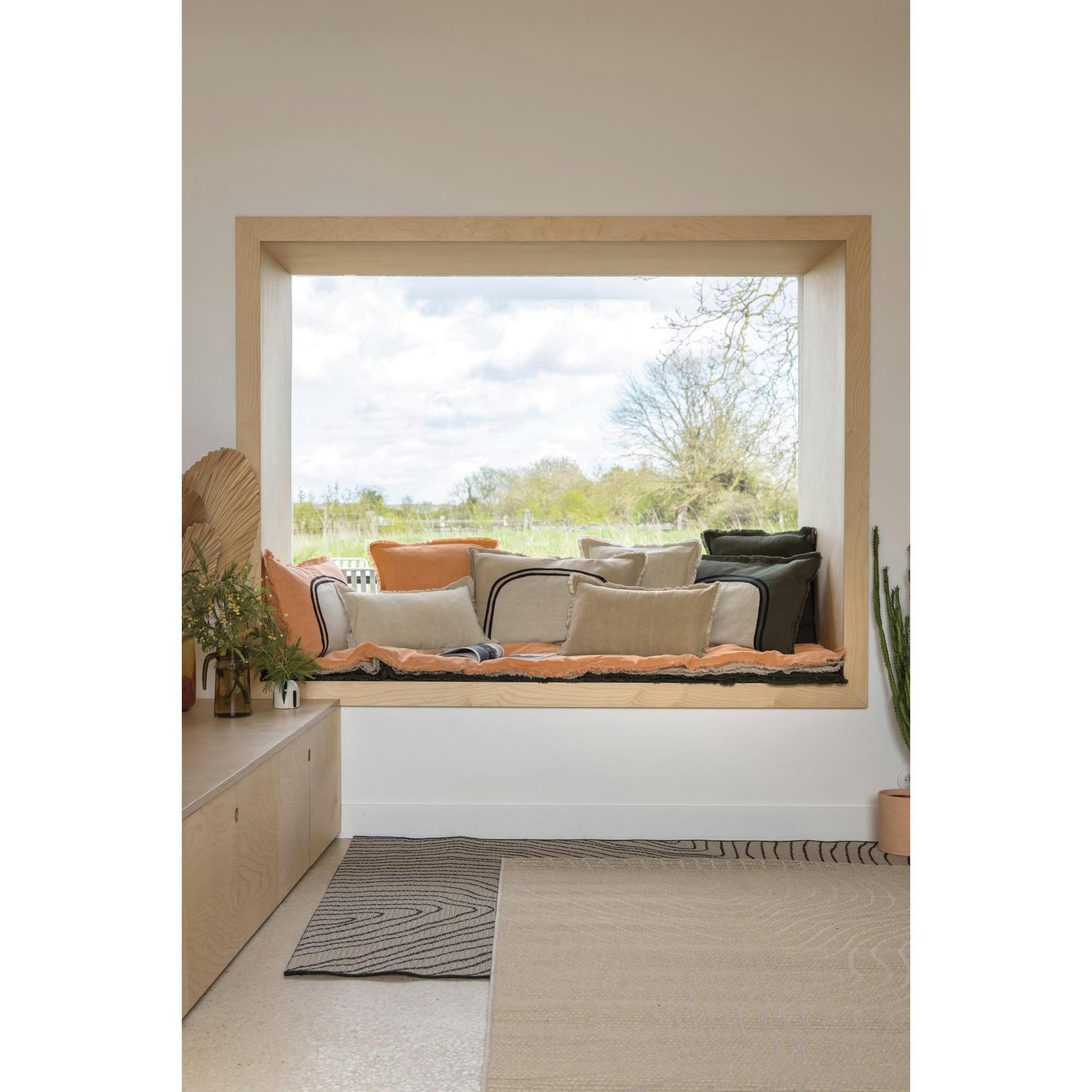 LALY - Coussin uni  en lin galet 45 x 45