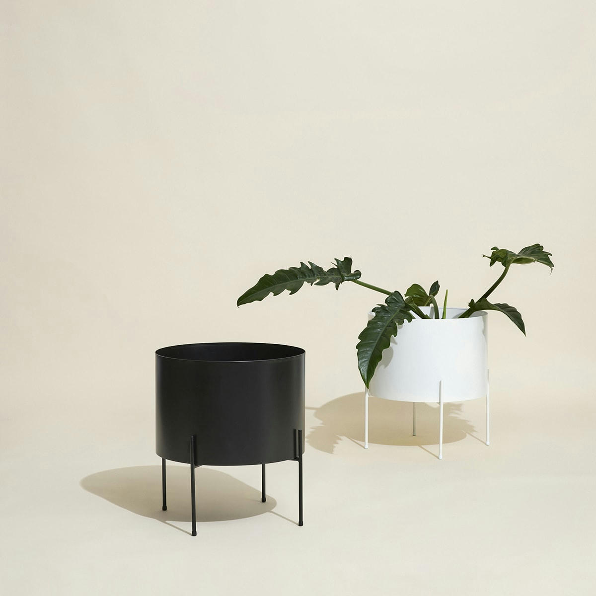 AIRY - Jardinière en fer noir