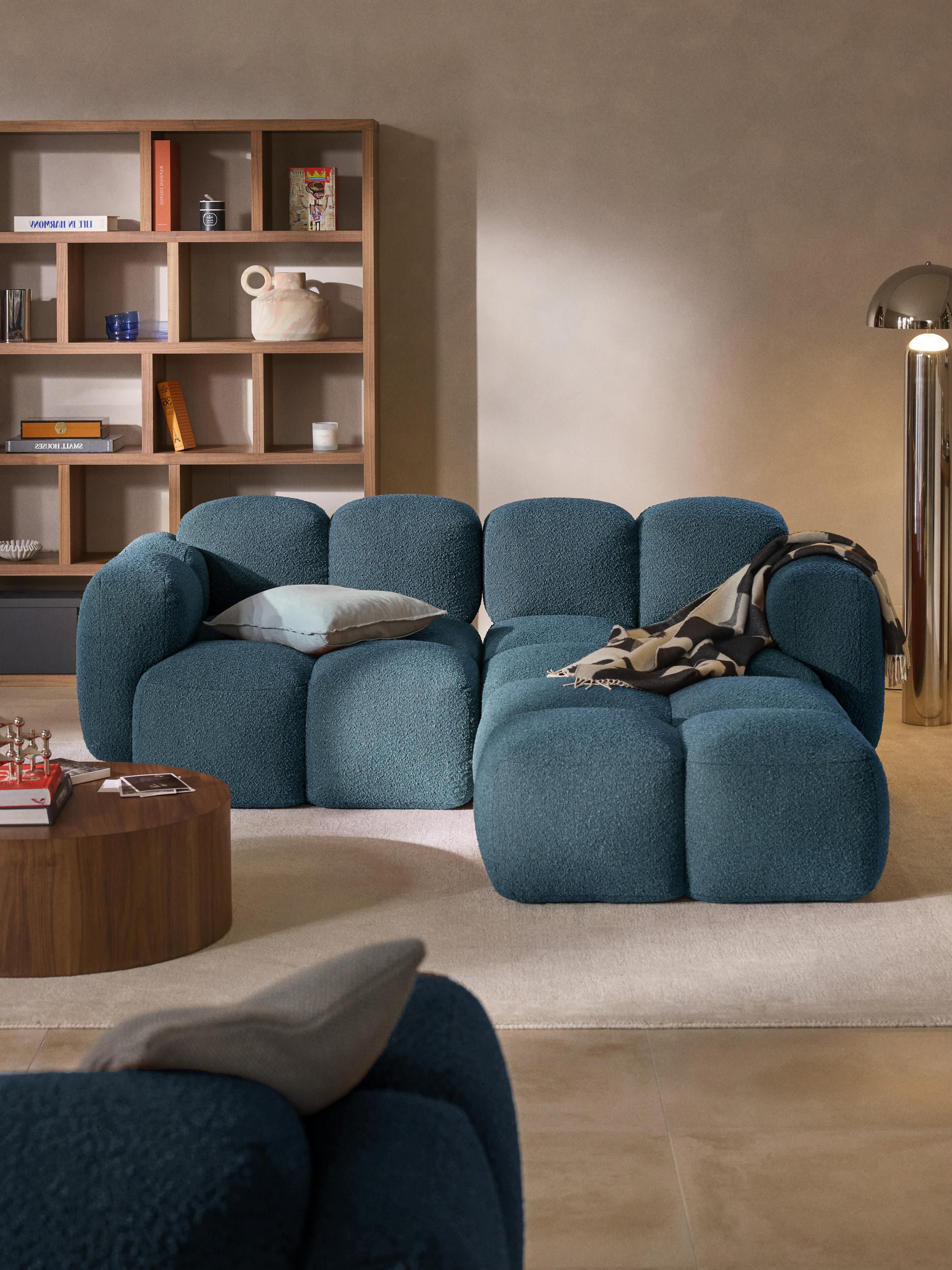 Modulares Sofa Tayla (3-Sitzer) aus Bouclé mit Hocker (links/rechts)