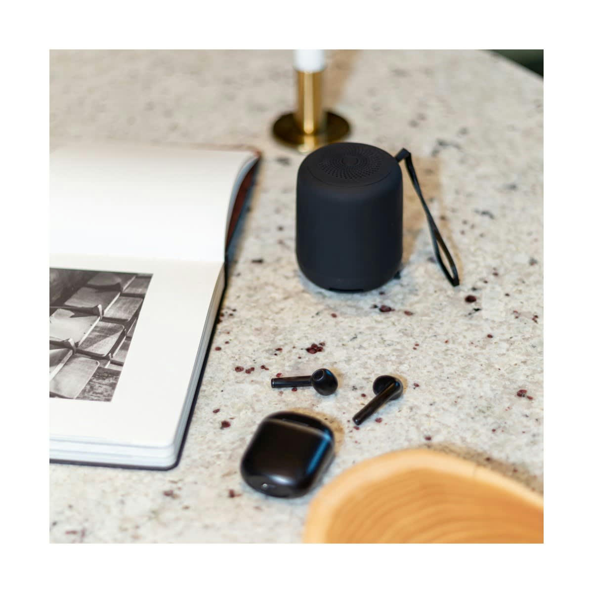 - Enceinte compatible Bluetooth®